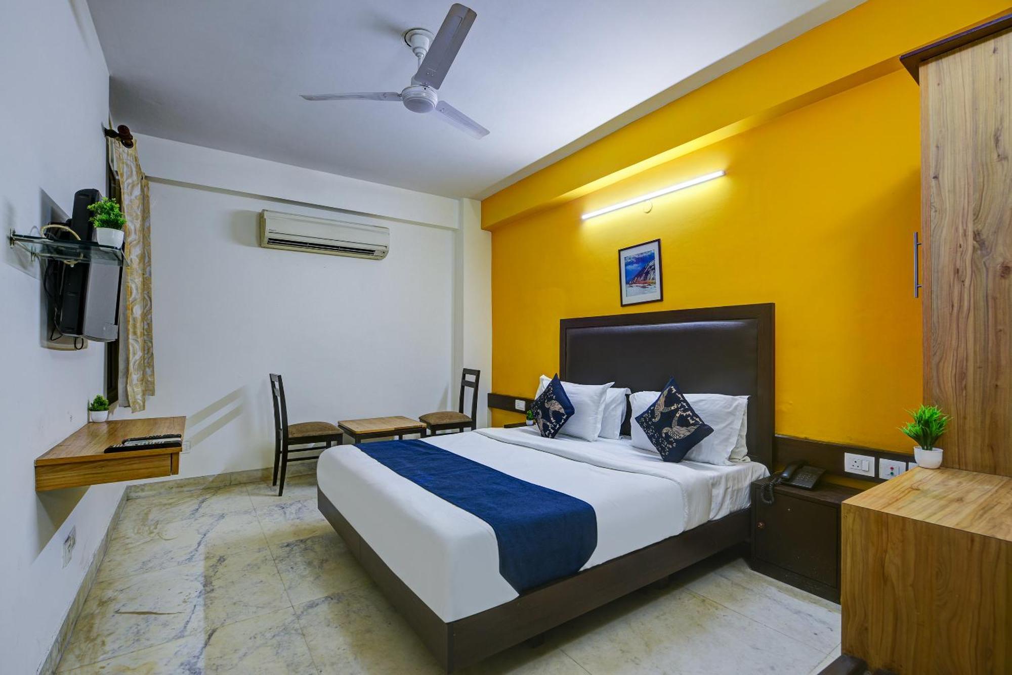 Bijwasan Near Yashobhomi Bed & Breakfast