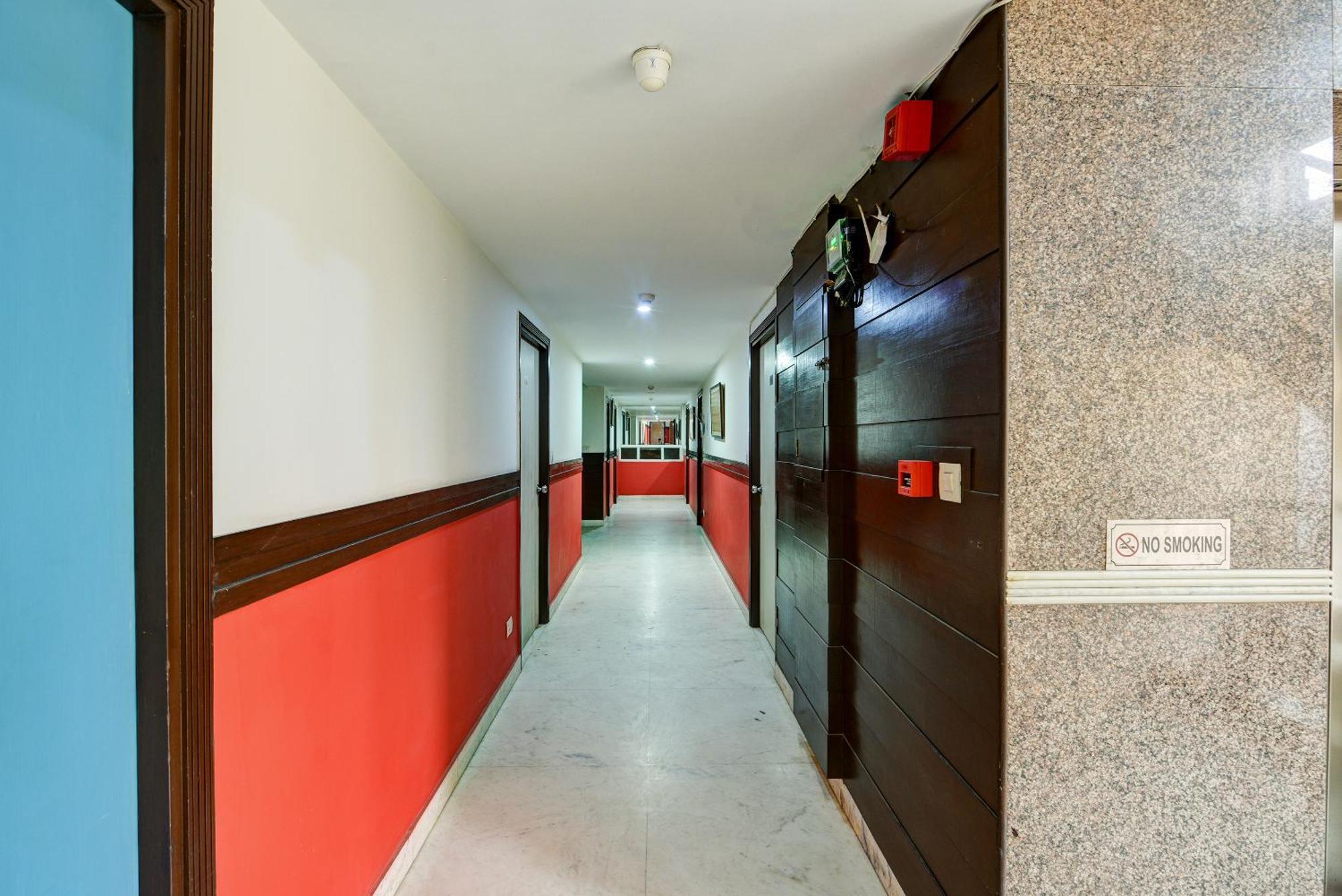 Bijwasan Near Yashobhomi Bed & Breakfast