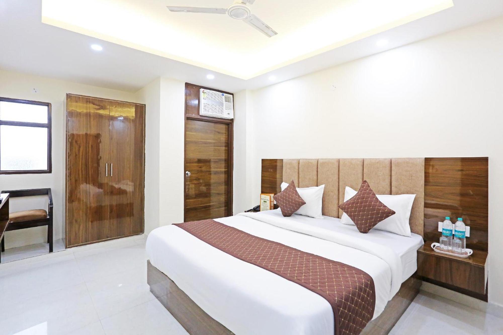 Vijaydeep Place Near Delhi Airport 3* New Delhi