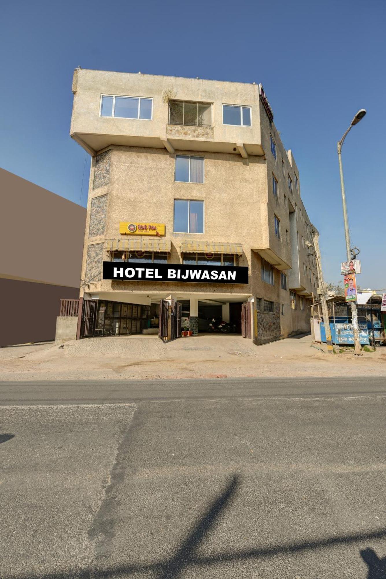 Bijwasan Near Yashobhomi Bed & Breakfast