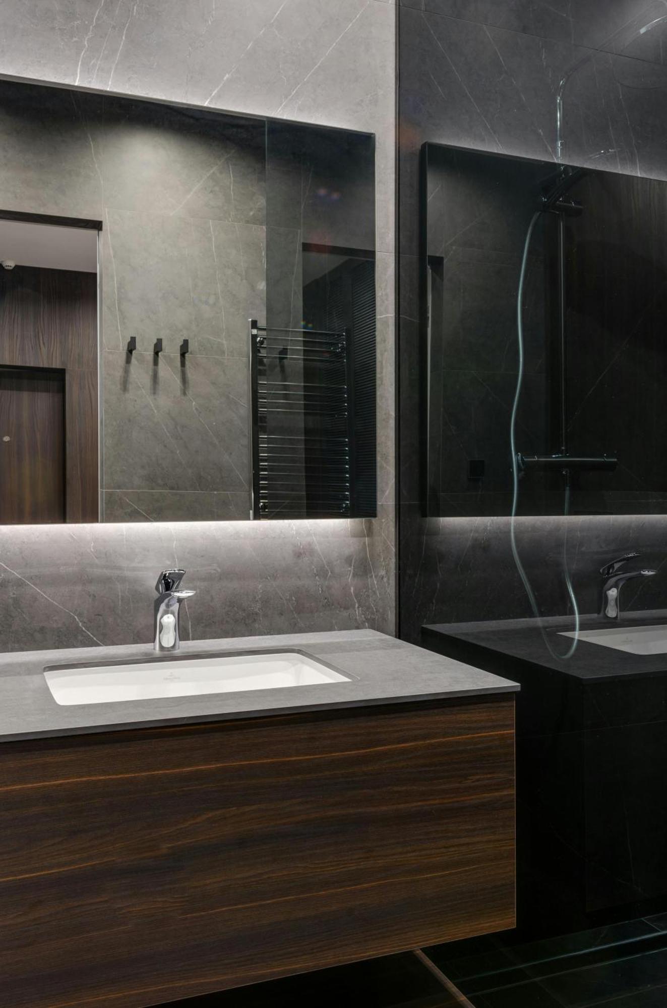 Luxury Near Delhi Airport 4*