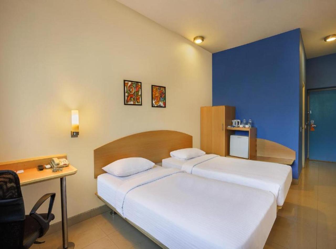 Luxury Near Delhi Airport Hotel 4*