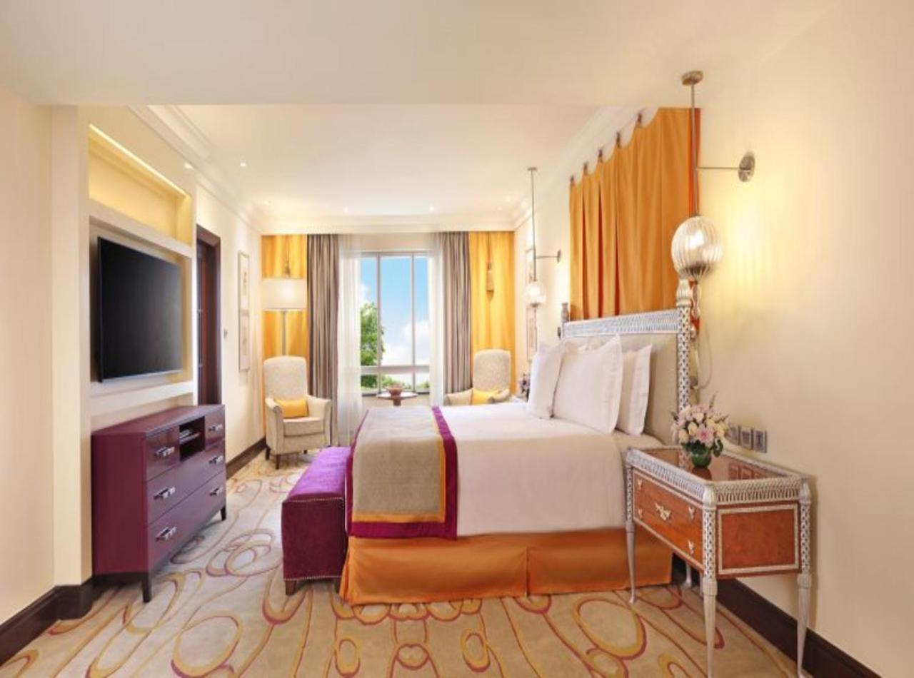 Luxury Near Delhi Airport Nova Deli