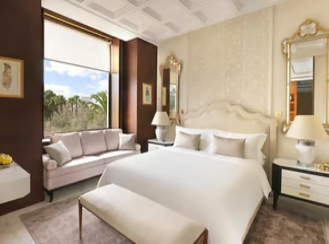 Luxury Near Delhi Airport Hotel