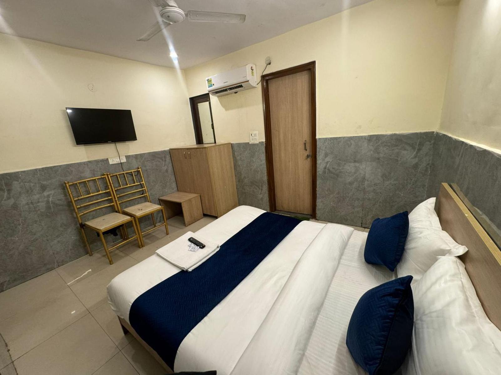 Silver Place Near Igi Airport Dwarka Hotel