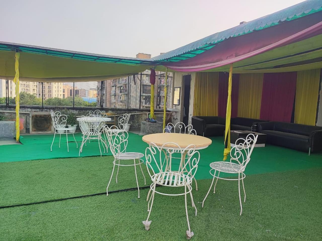 Nidra Dwarka Near Yashobhoomi Convention Centre Hotel 3*