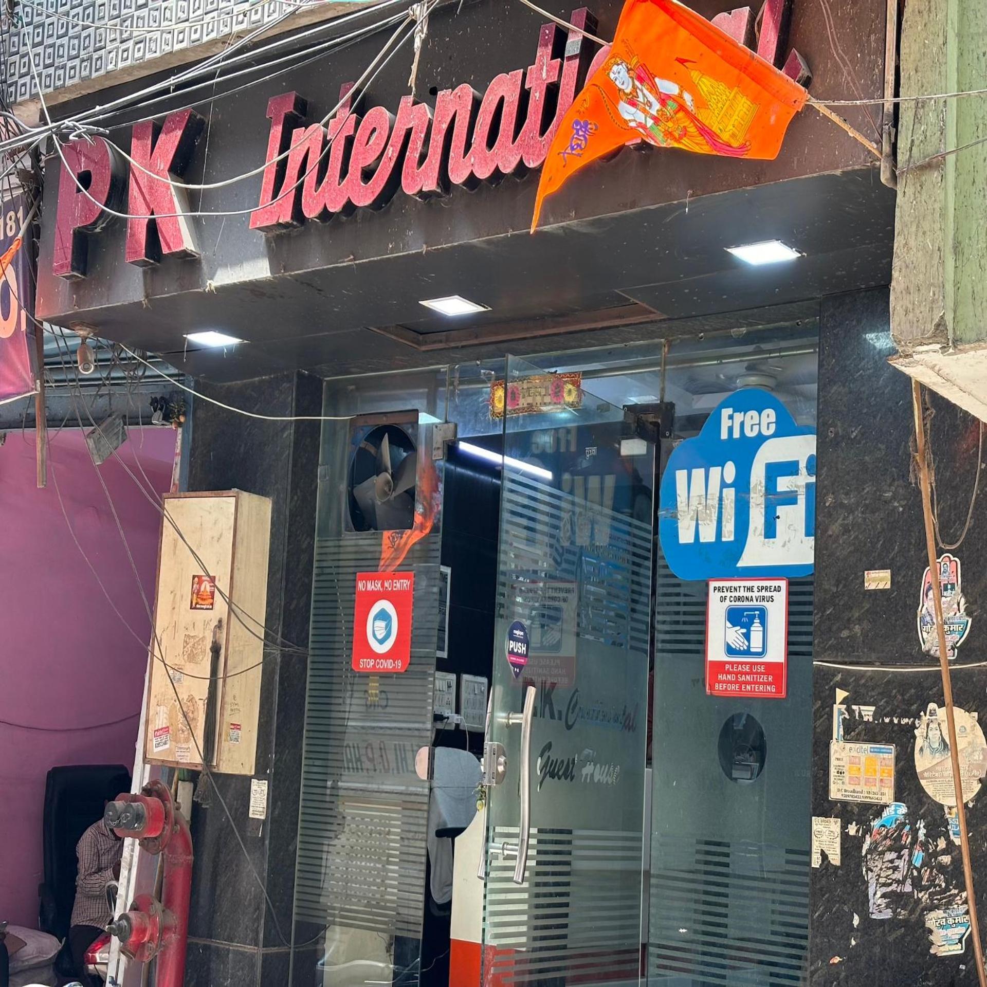 Pk International Near By Station I Couple Friendly Hotel