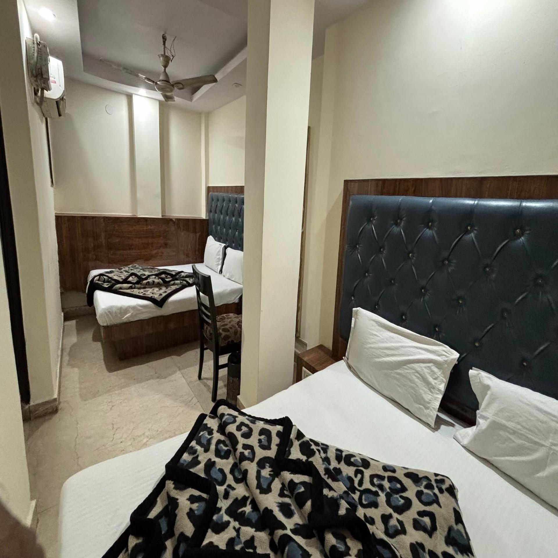 Hotel Pk International Near By Station I Couple Friendly
