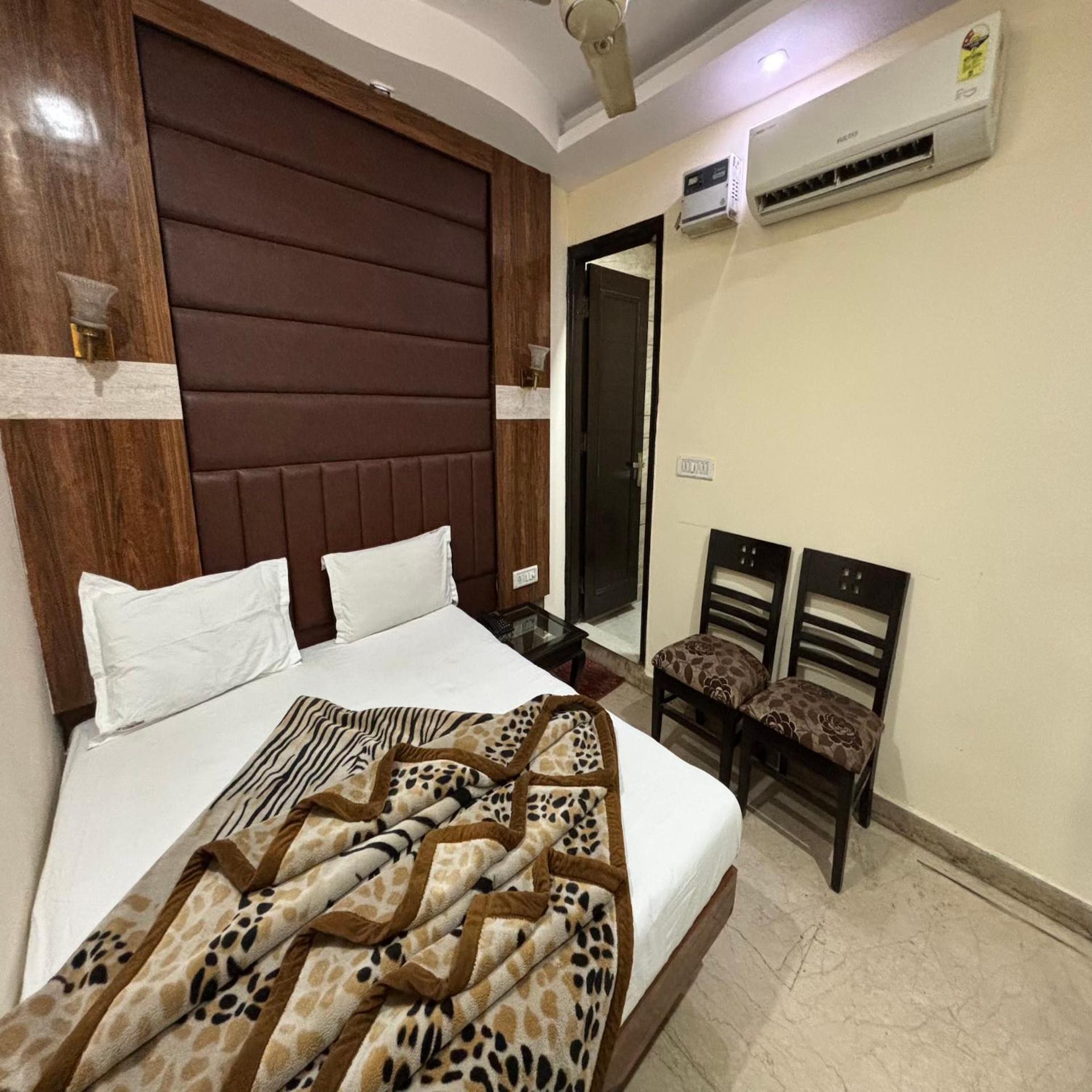 Pk International Near By Station I Couple Friendly *