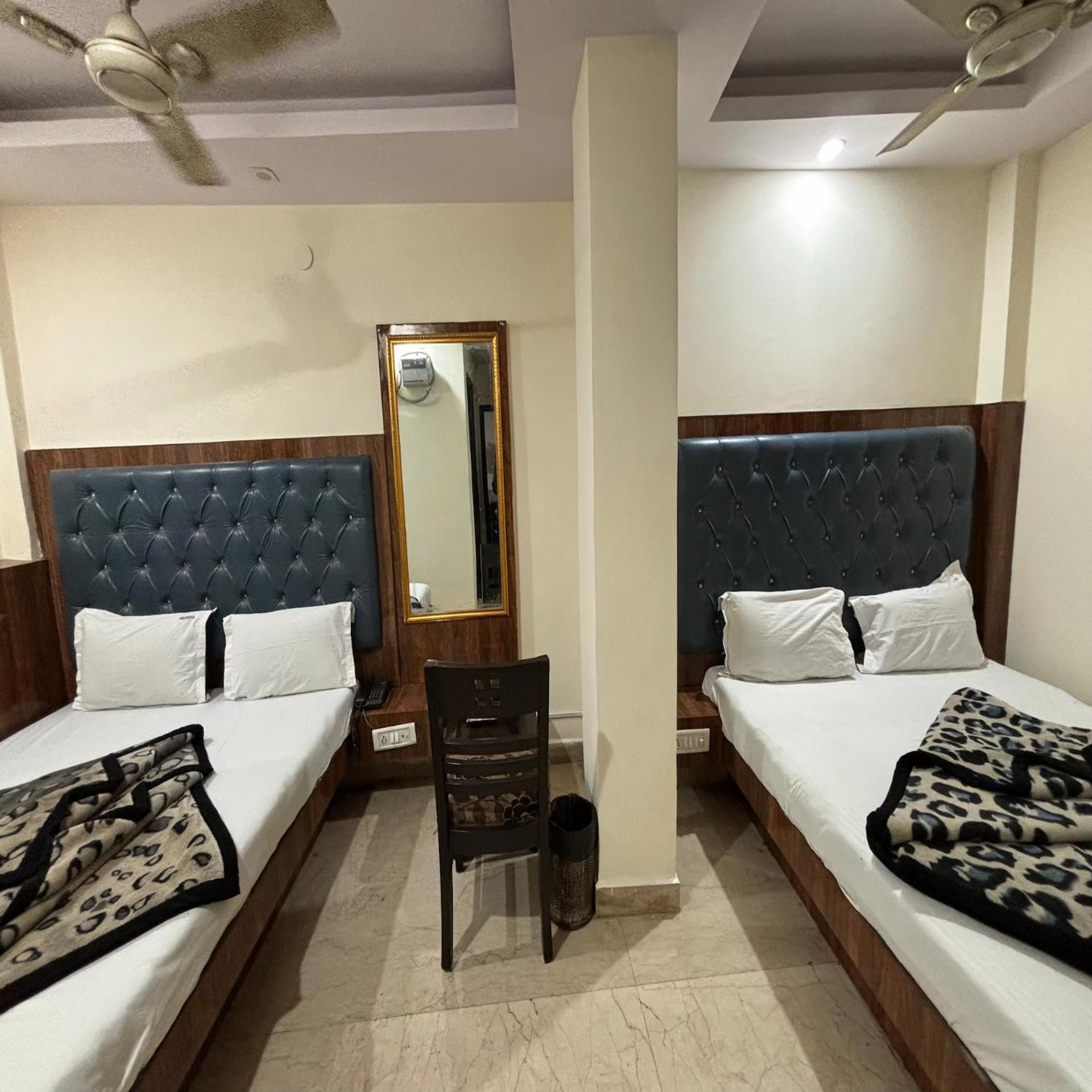 Pk International Near By Station I Couple Friendly