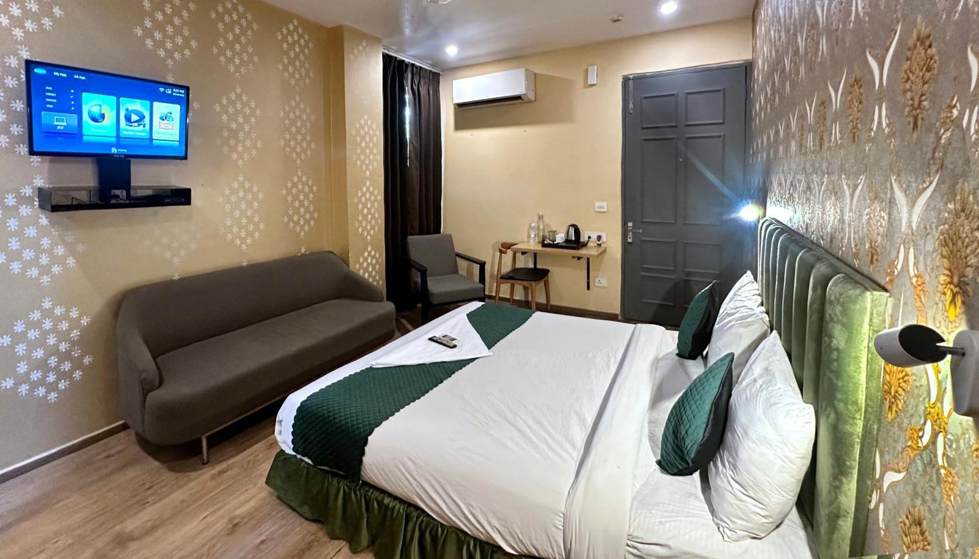 Nidra Hotel 3*