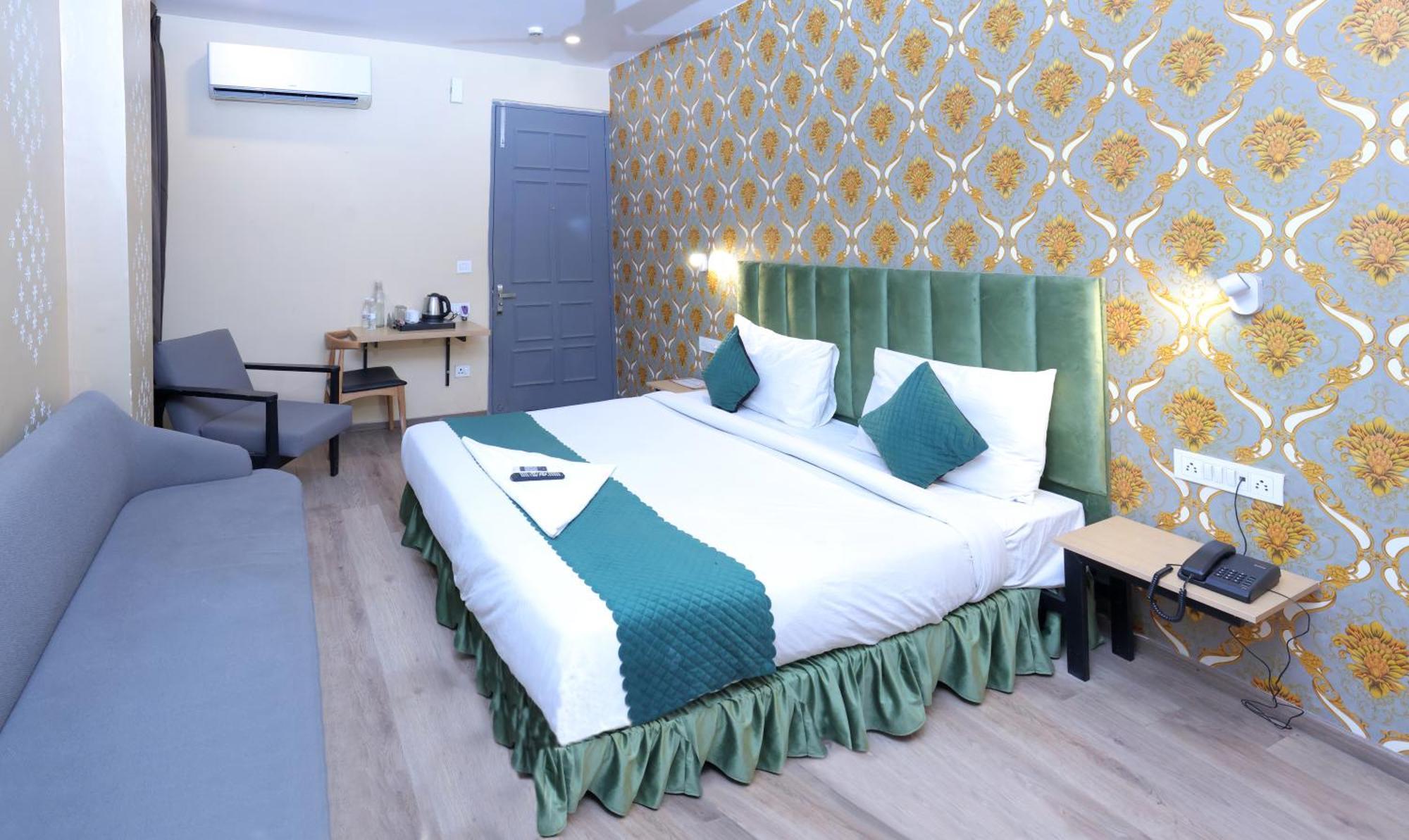 Nidra Dwarka Near Yashobhoomi Convention Centre 3*