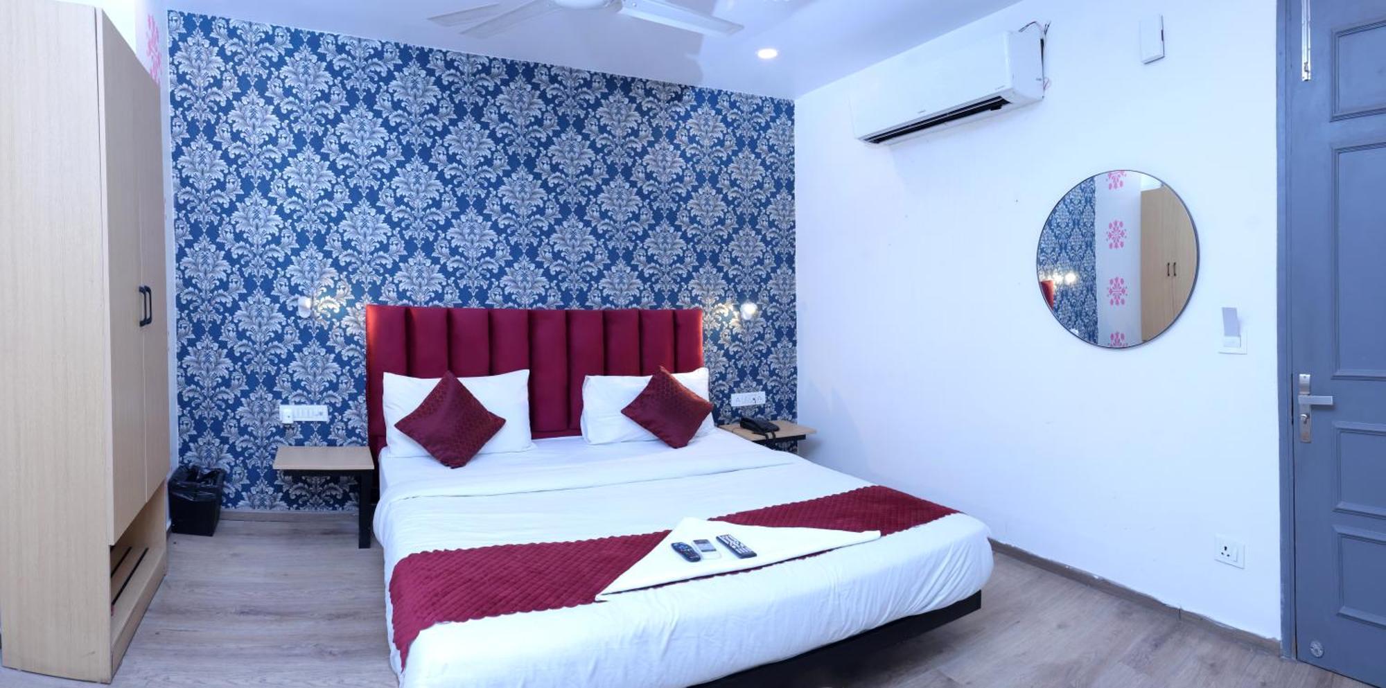Nidra Hotel 3*