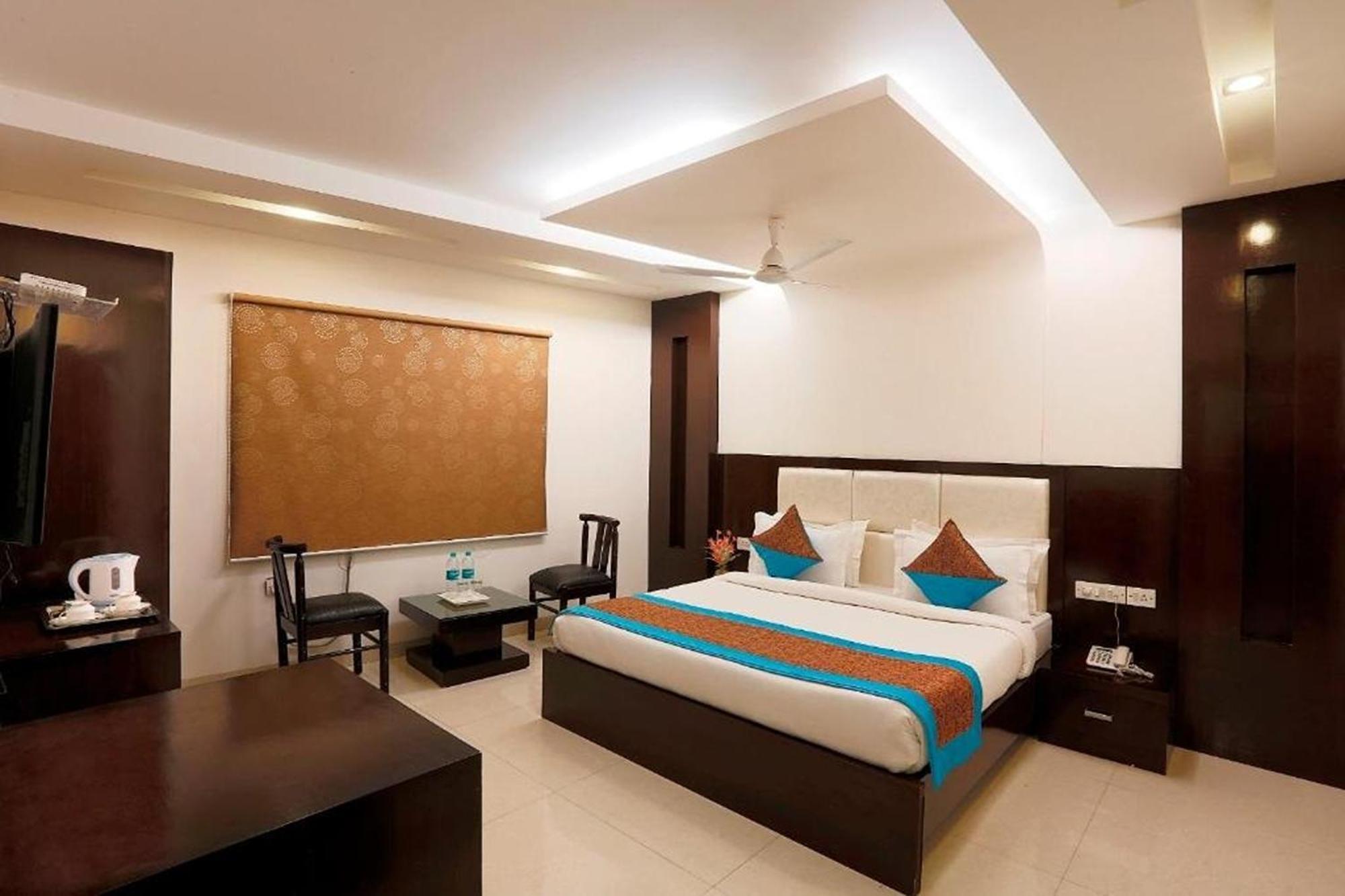 Hotel Anand Lok New Delhi