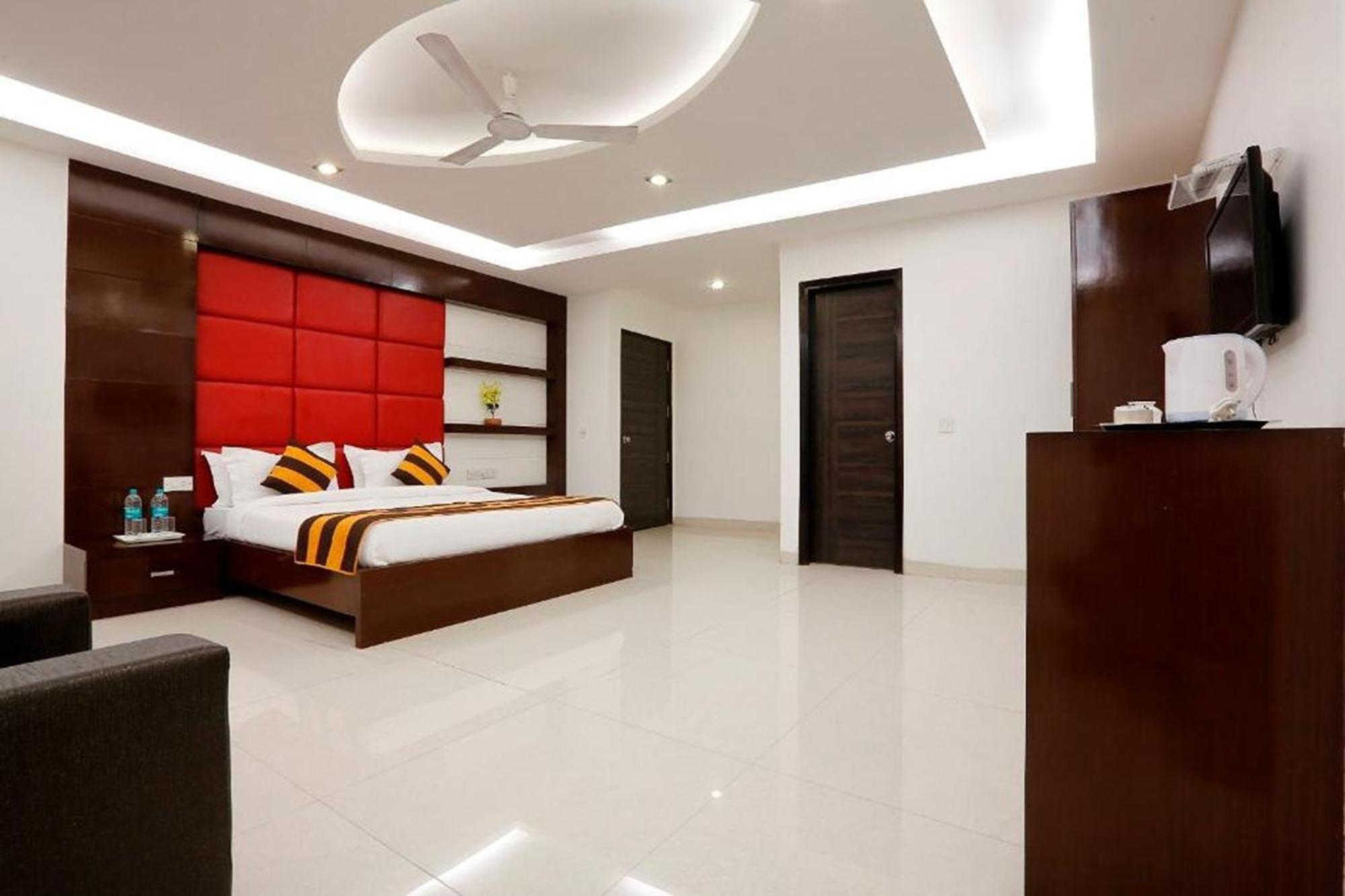 Anand Lok 3* New Delhi