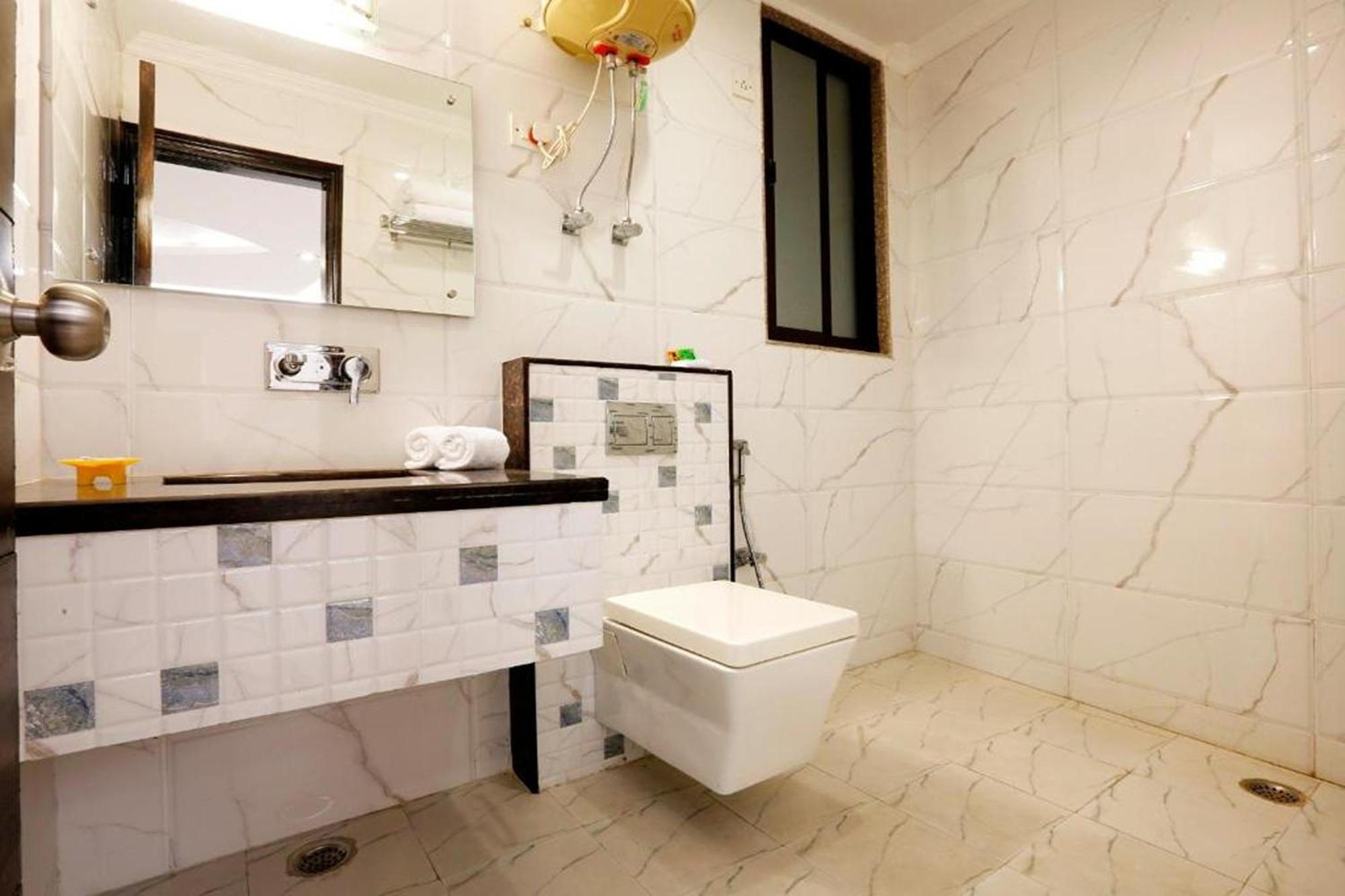 Hotel Anand Lok
