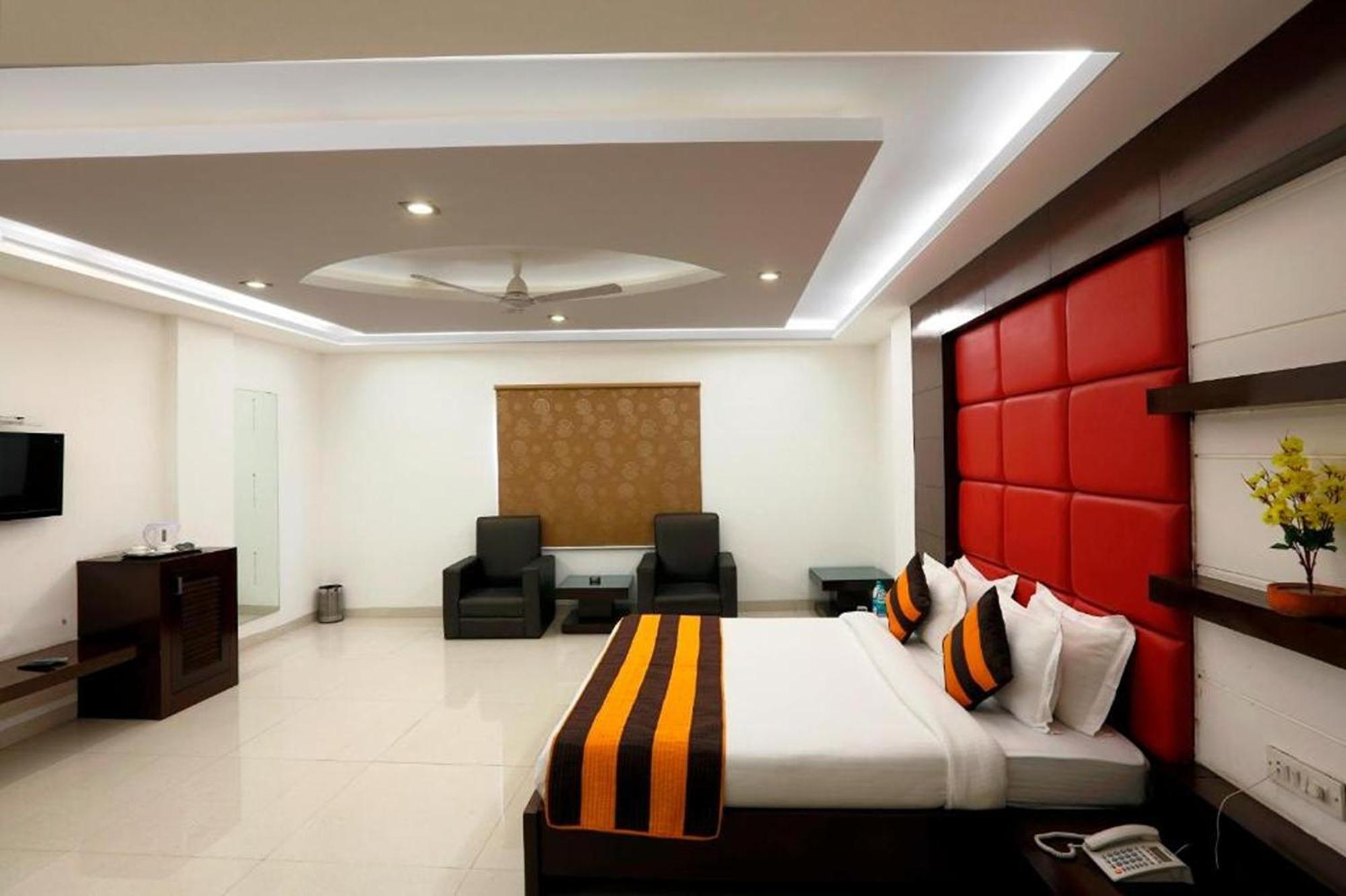 Hotel Anand Lok