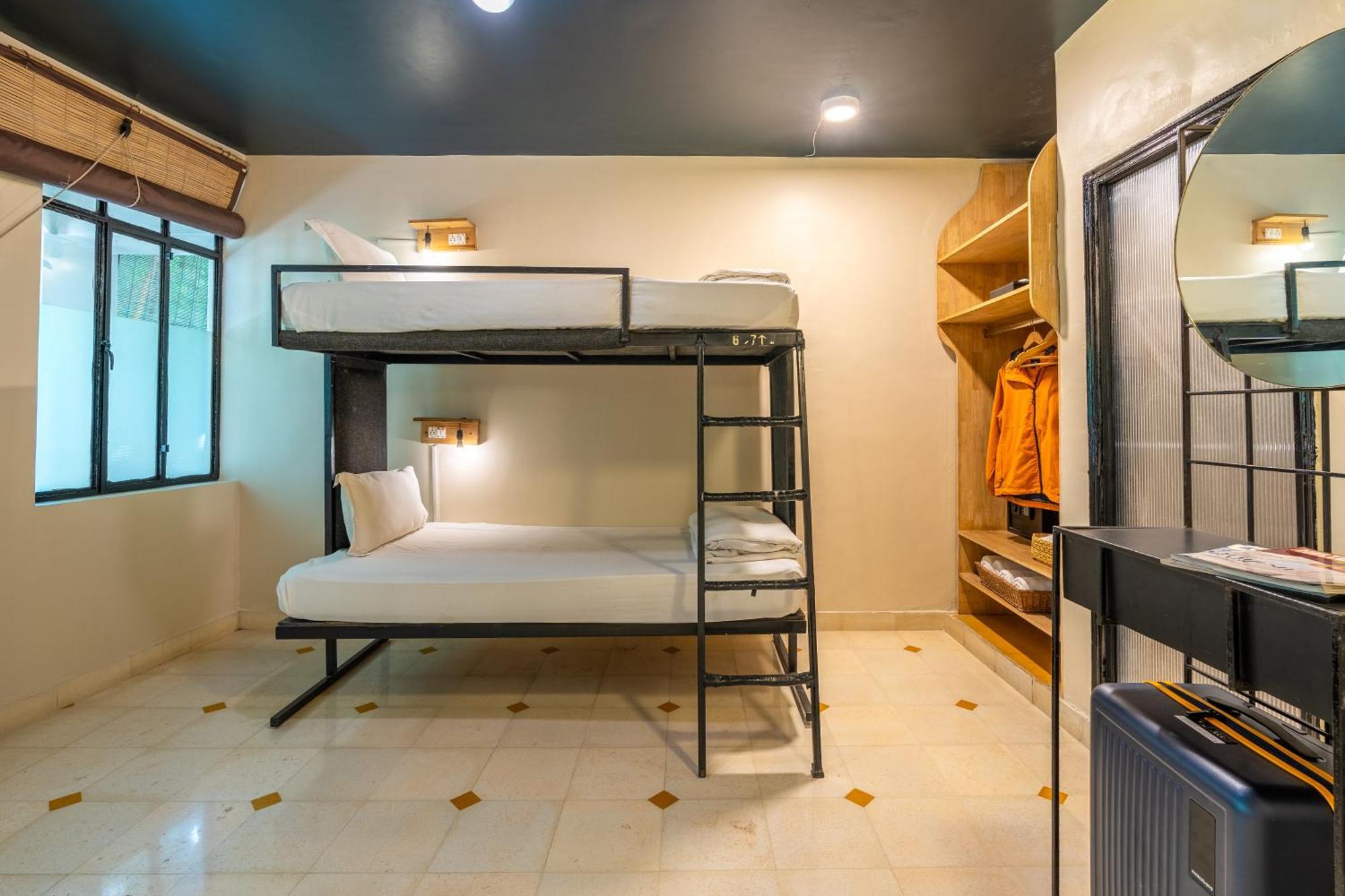 Minimalist One Hauz Khas Village Hotel 3*