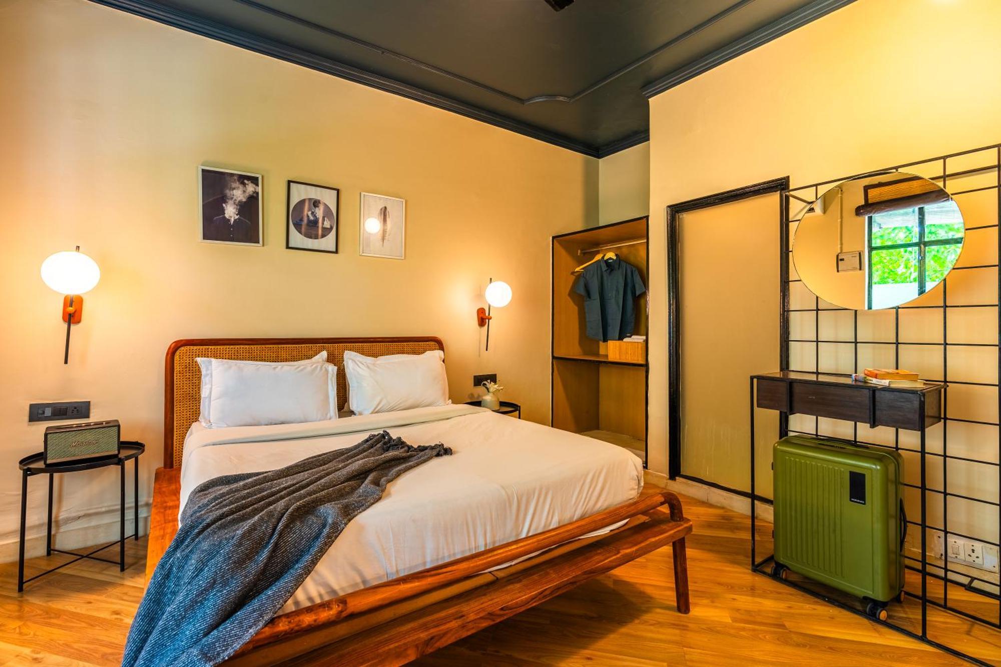 Hotel Minimalist One Hauz Khas Village New Delhi