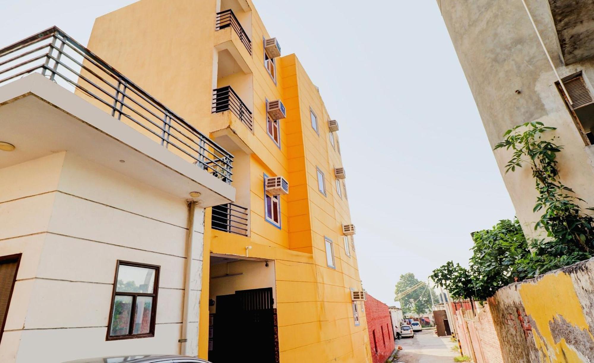 O Urban Wings Hotel 4*