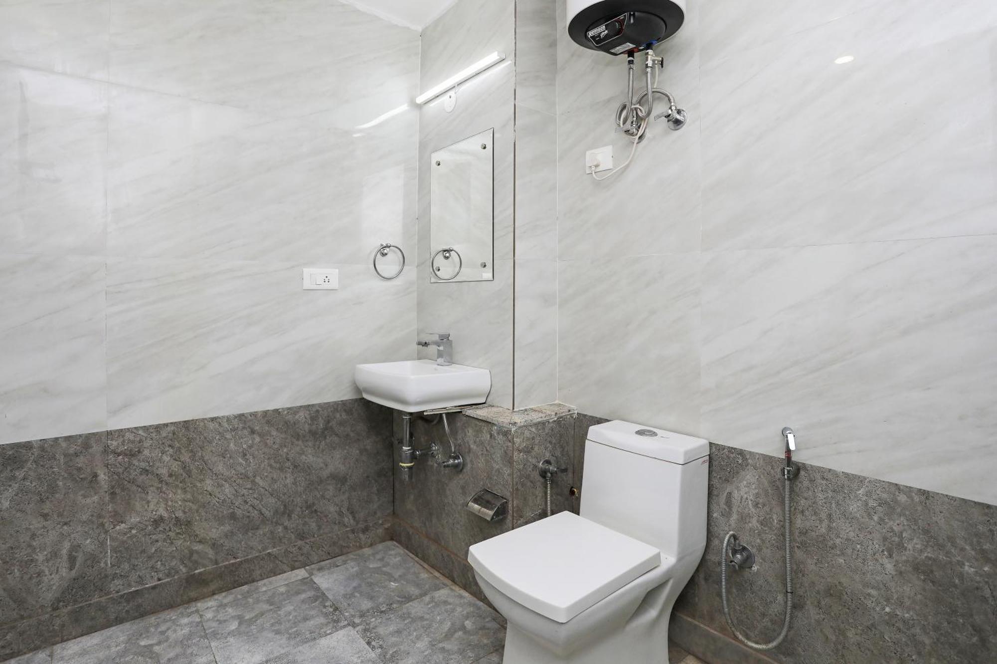 Collection O Residency Near Dwarka Sector 21 Metro Station Hotel 3*