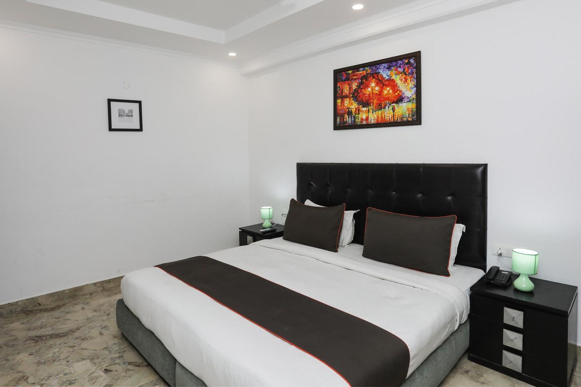 Hotel Collection O Residency Near Dwarka Sector 21 Metro Station