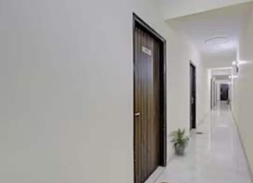 Live On Del3763 Hotel 3*