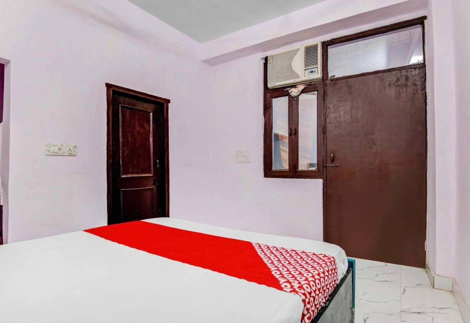 Live On Del3763 Hotel 3*