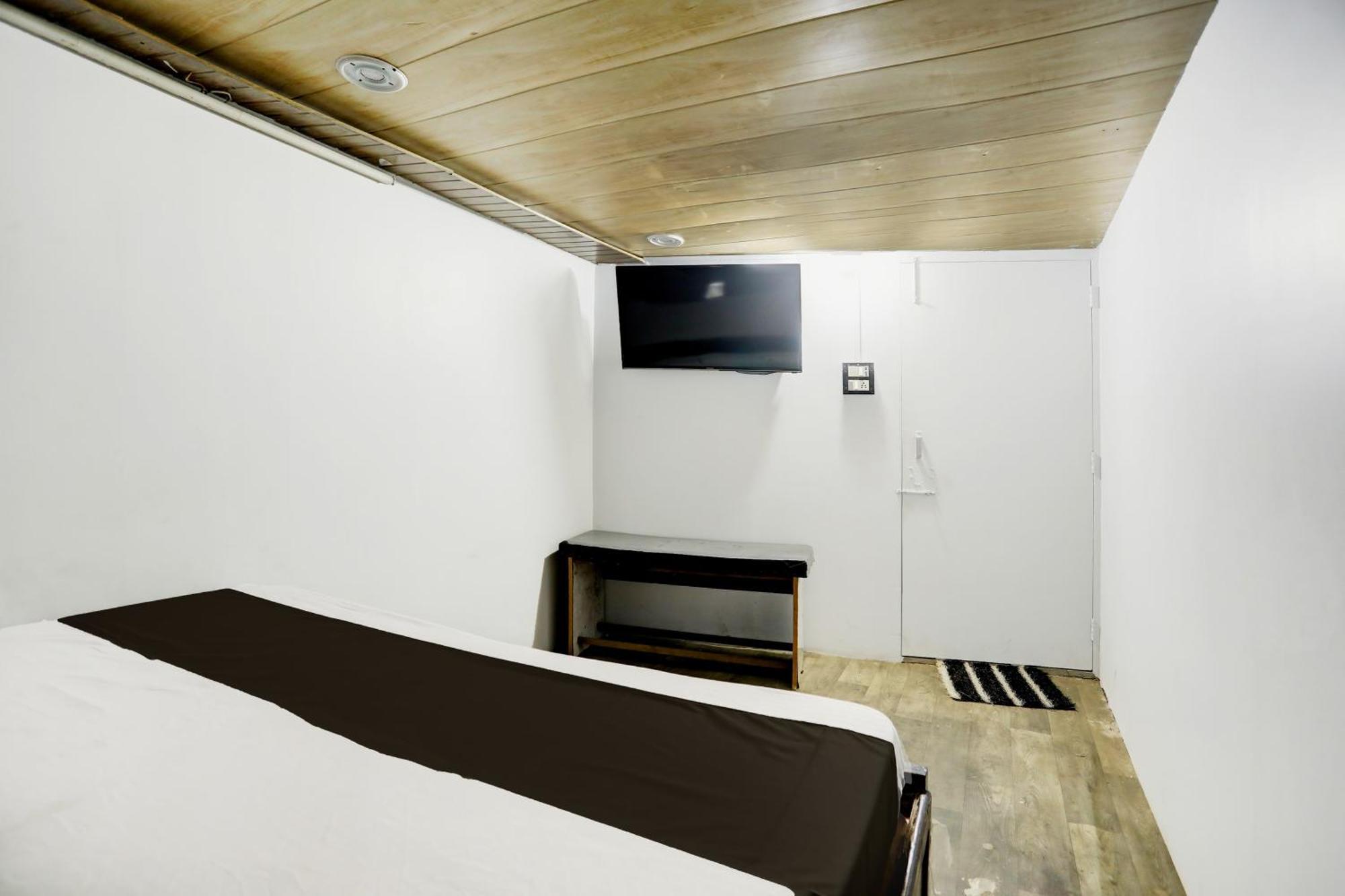 Hotel O Krishna Cafe Delhi (National Capital Territory of India)