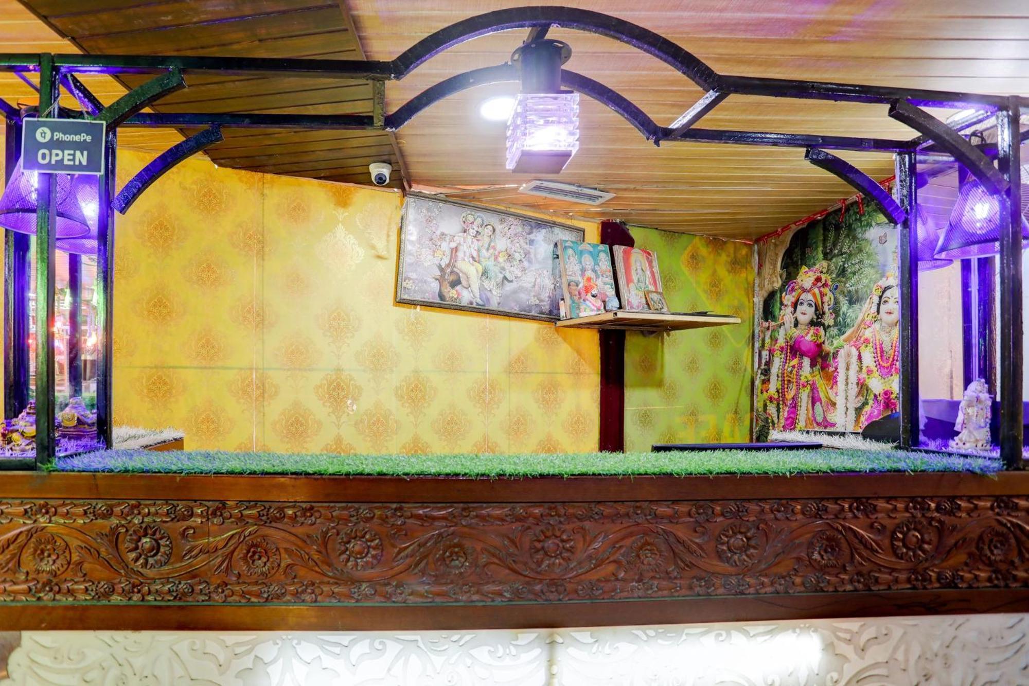 O Krishna Cafe Hotel