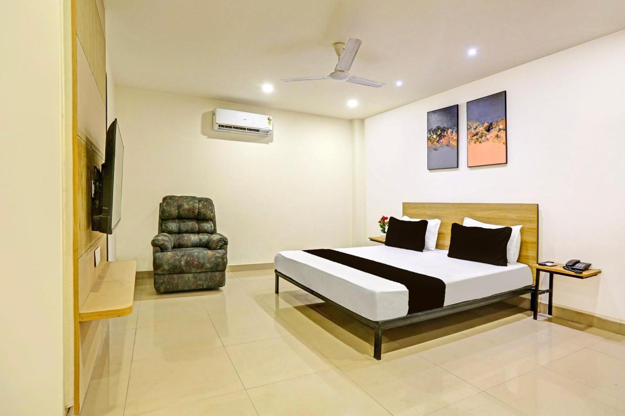 Hotel O Plush Homes