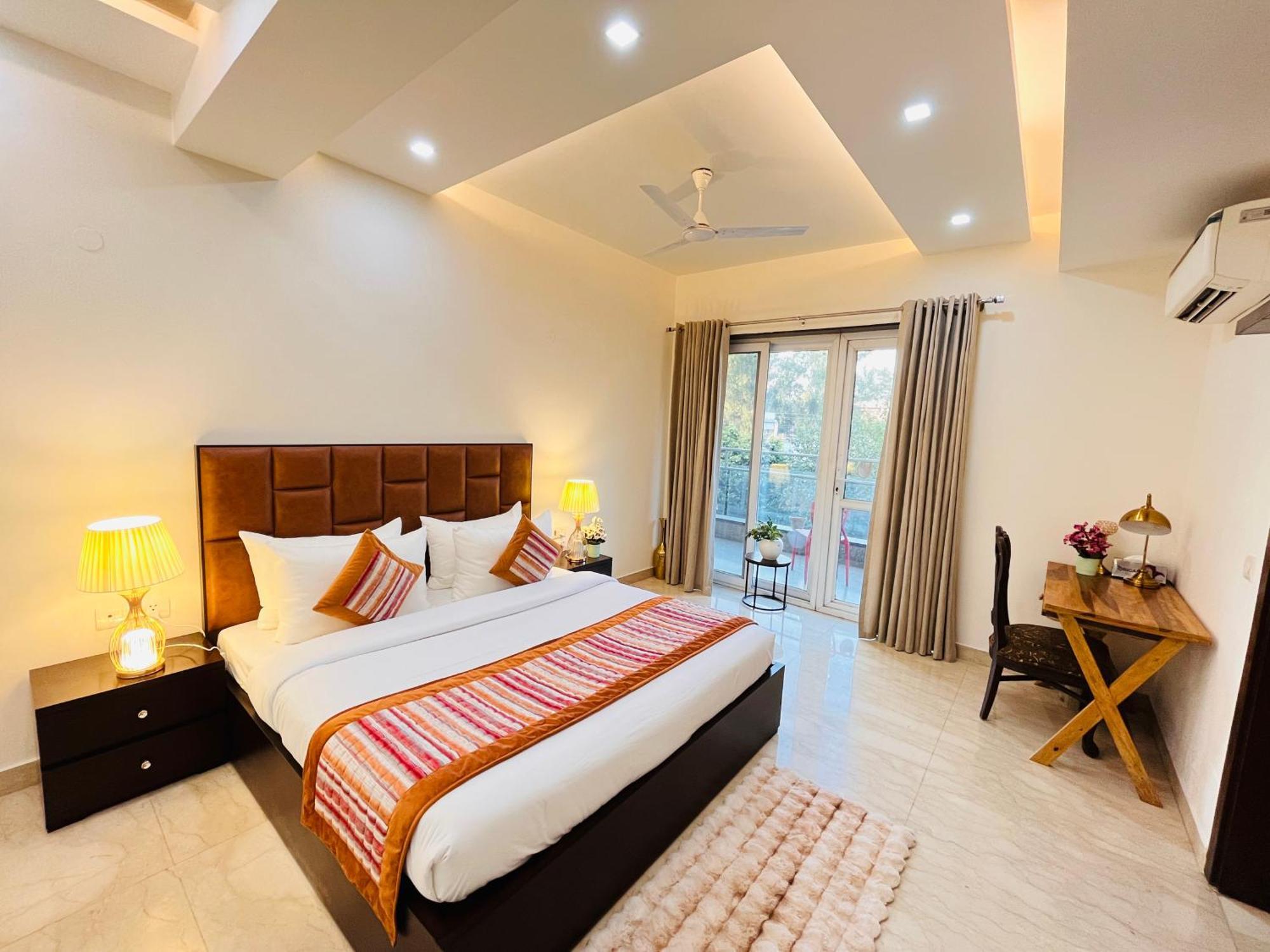 Isuites Residency Bed & Breakfast *