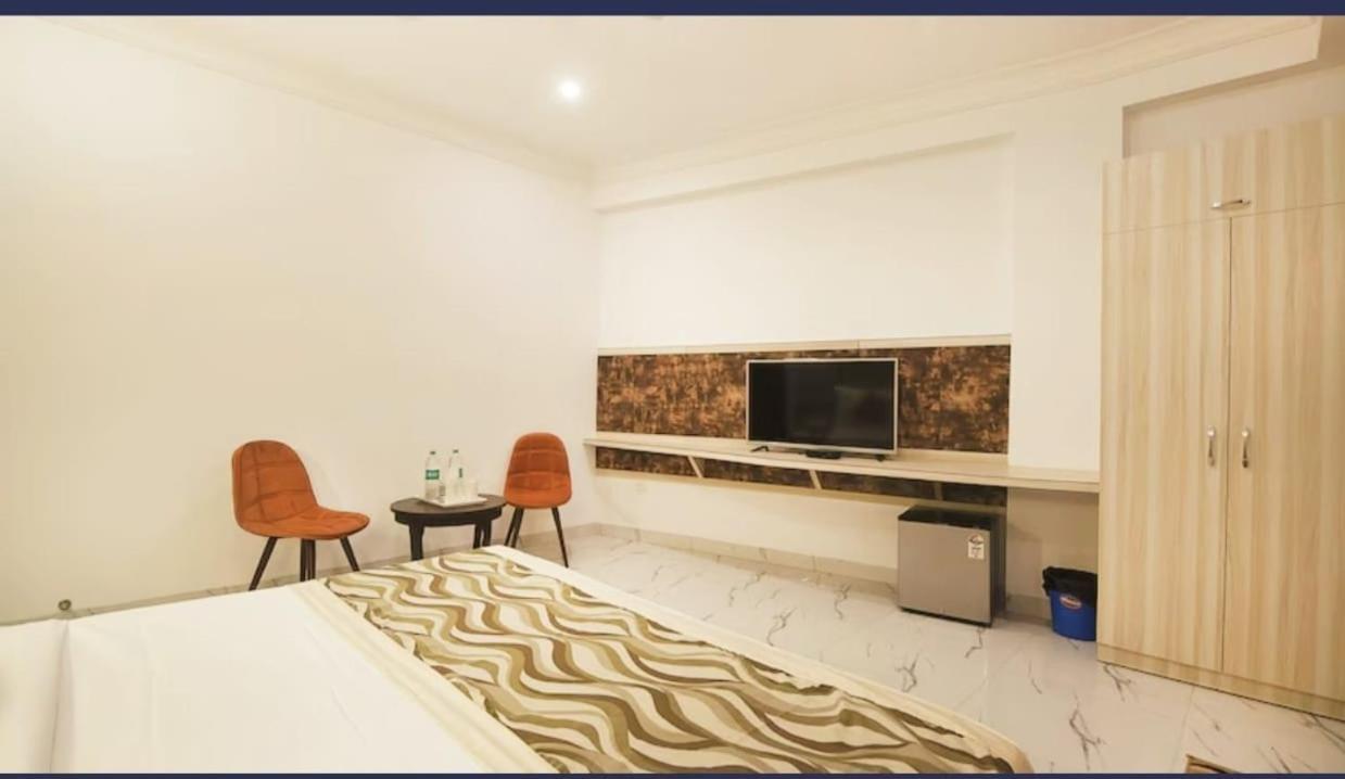 Hotel Hotel Shyam International - Near Terminal 3 Delhi Airport With - Free Airport Pickup And Drop