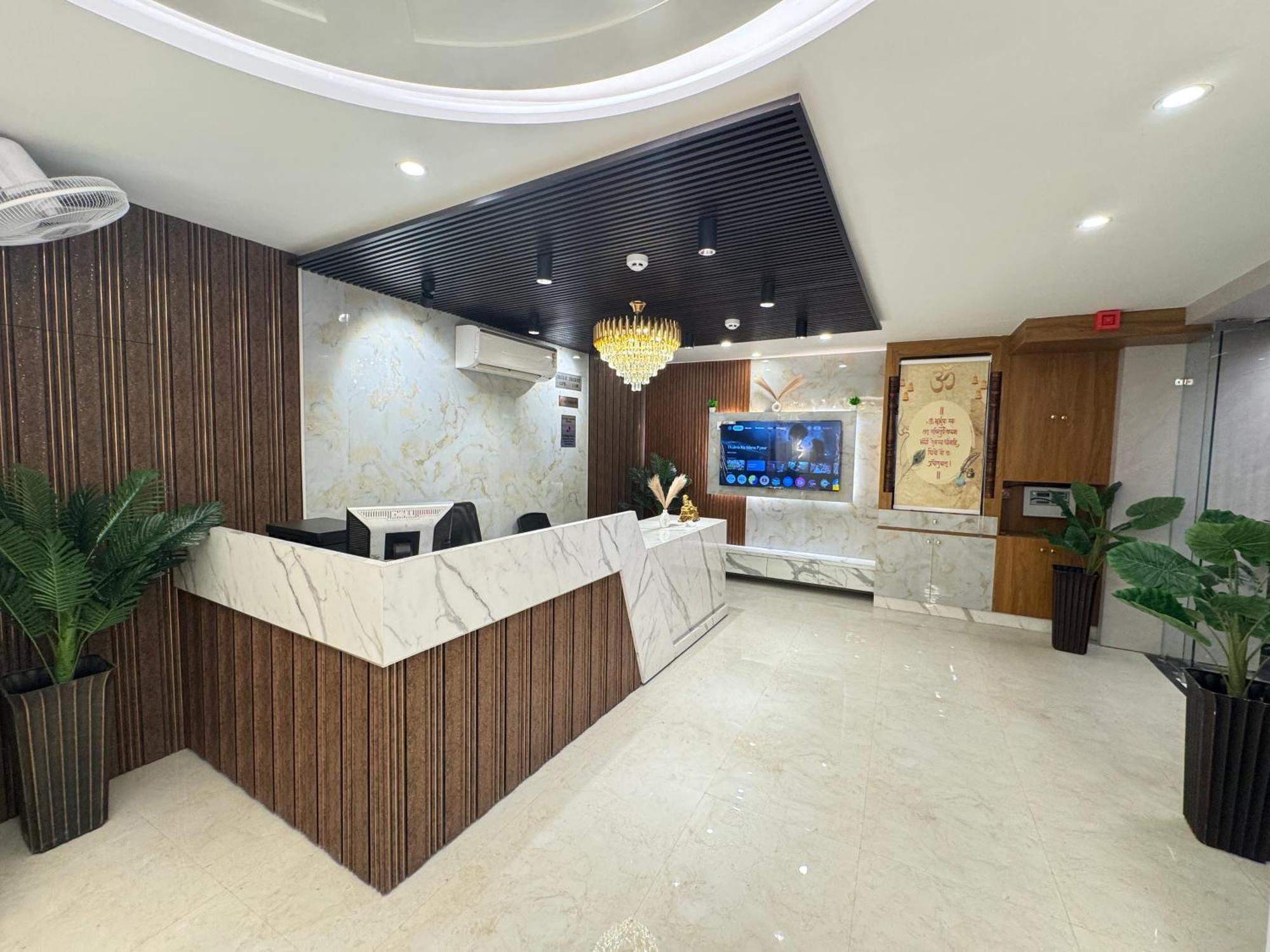 The Classic Crowne At Delhi Airport Hotel Nova Deli