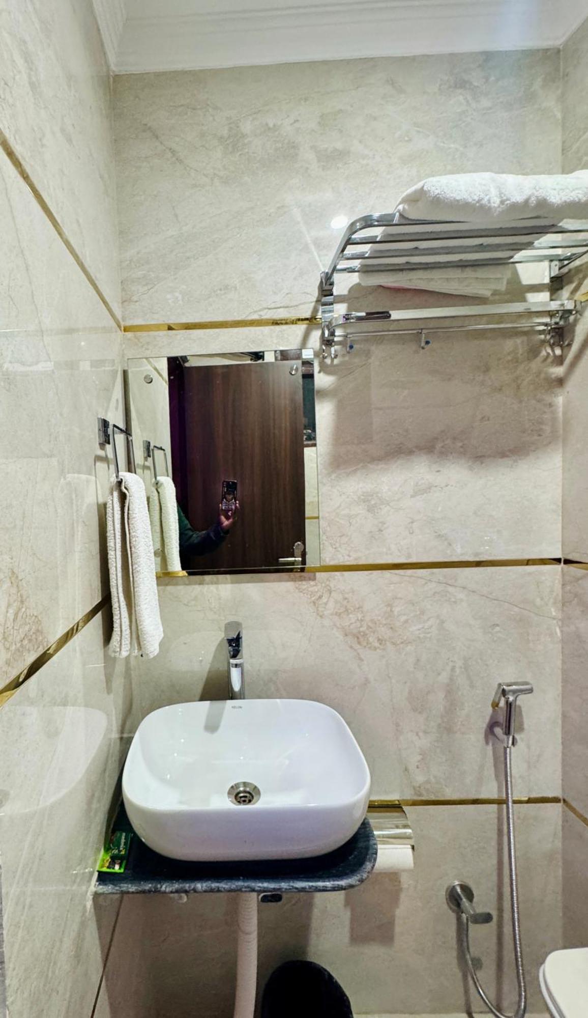 The Classic Crowne At Delhi Airport 3*