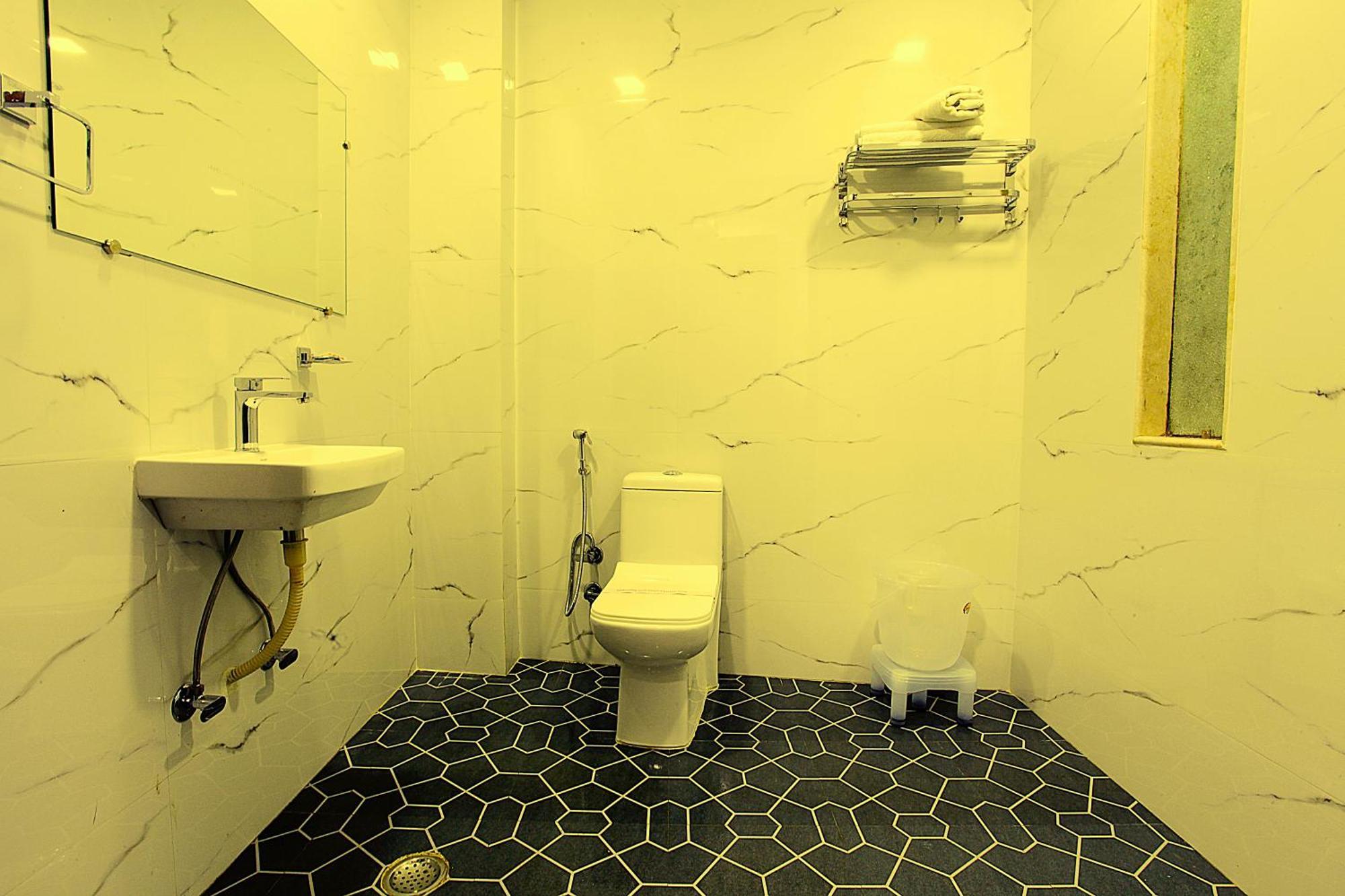 Taksh Hhr, Karol Bagh, Metro Station 3* New Delhi