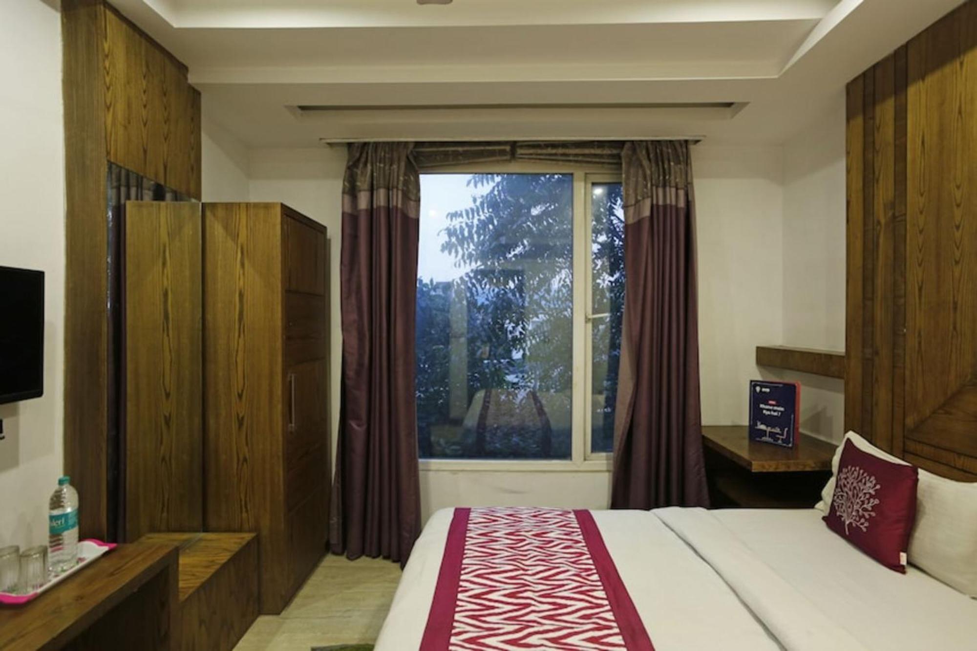 Ambience -5 Mints Walk From Railway Station New Delhi