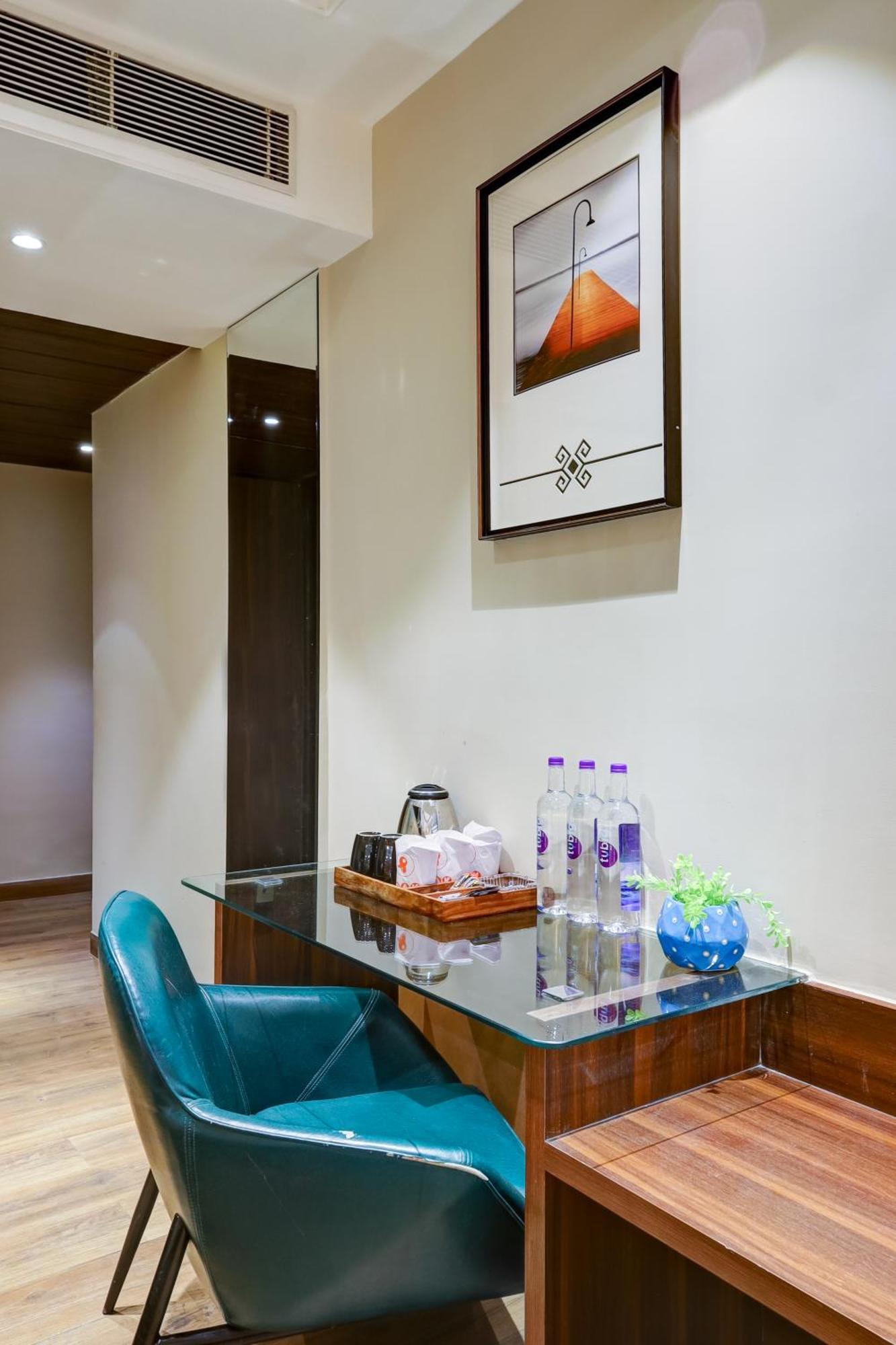 Oak Plaza - 1 Km From Connaught Place Hotel New Delhi