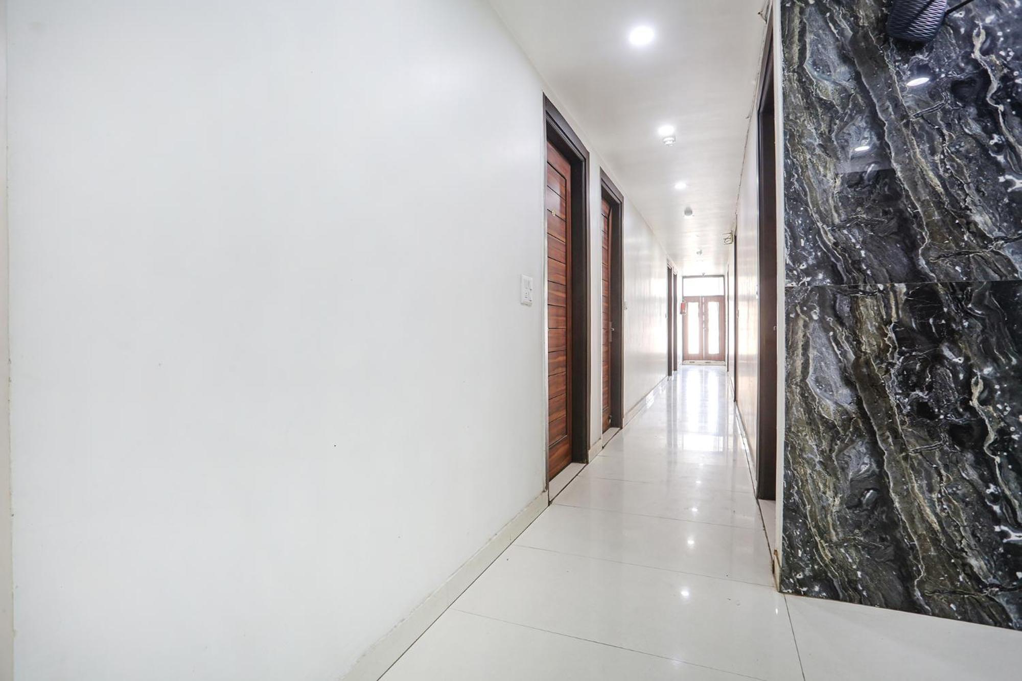 Fabhotel Gold Hotel