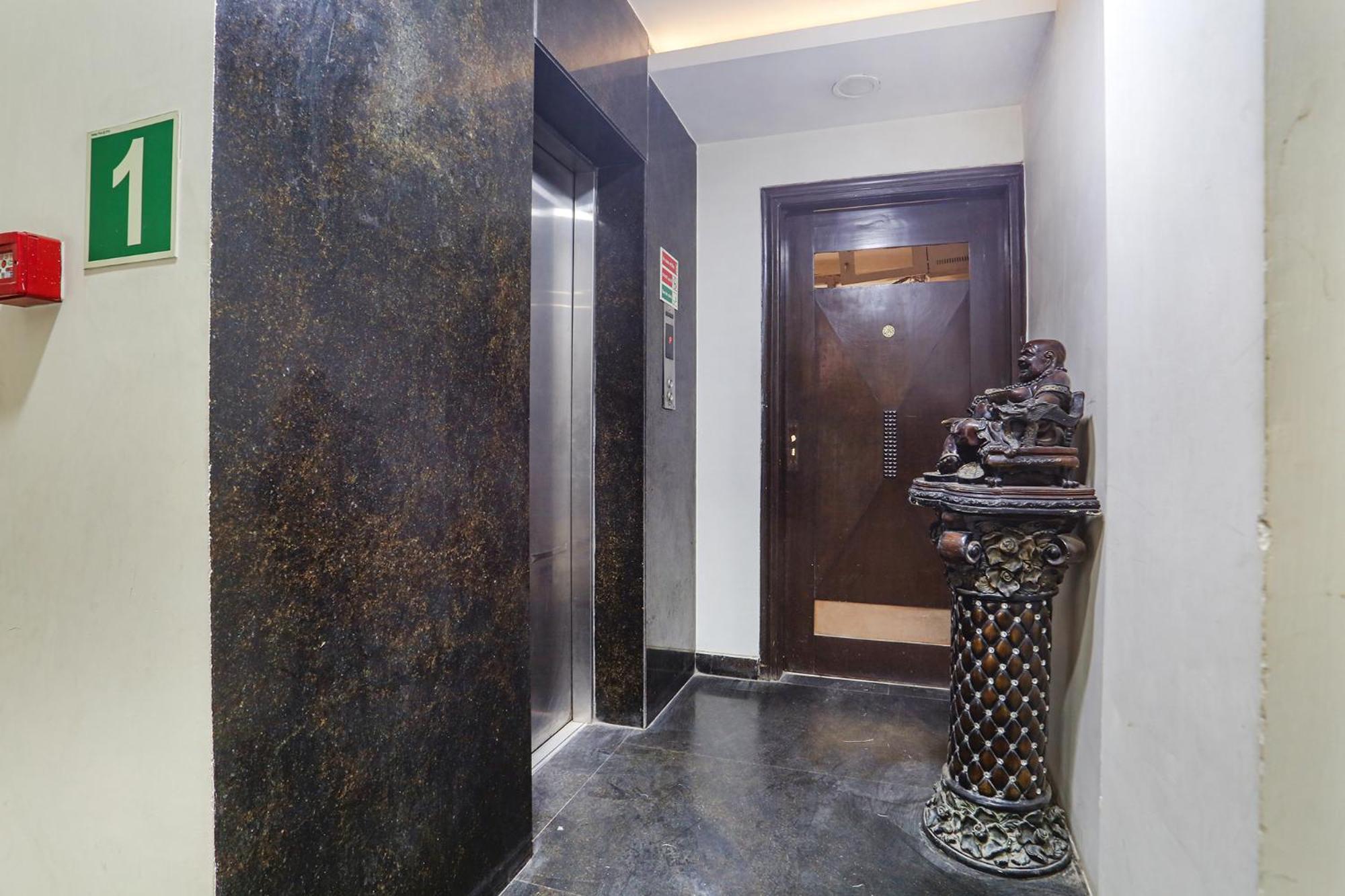 Hotel Fabhotel Gold