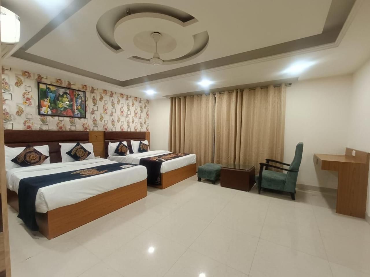 Grand By D'capitol Near Delhi Airport Hotel