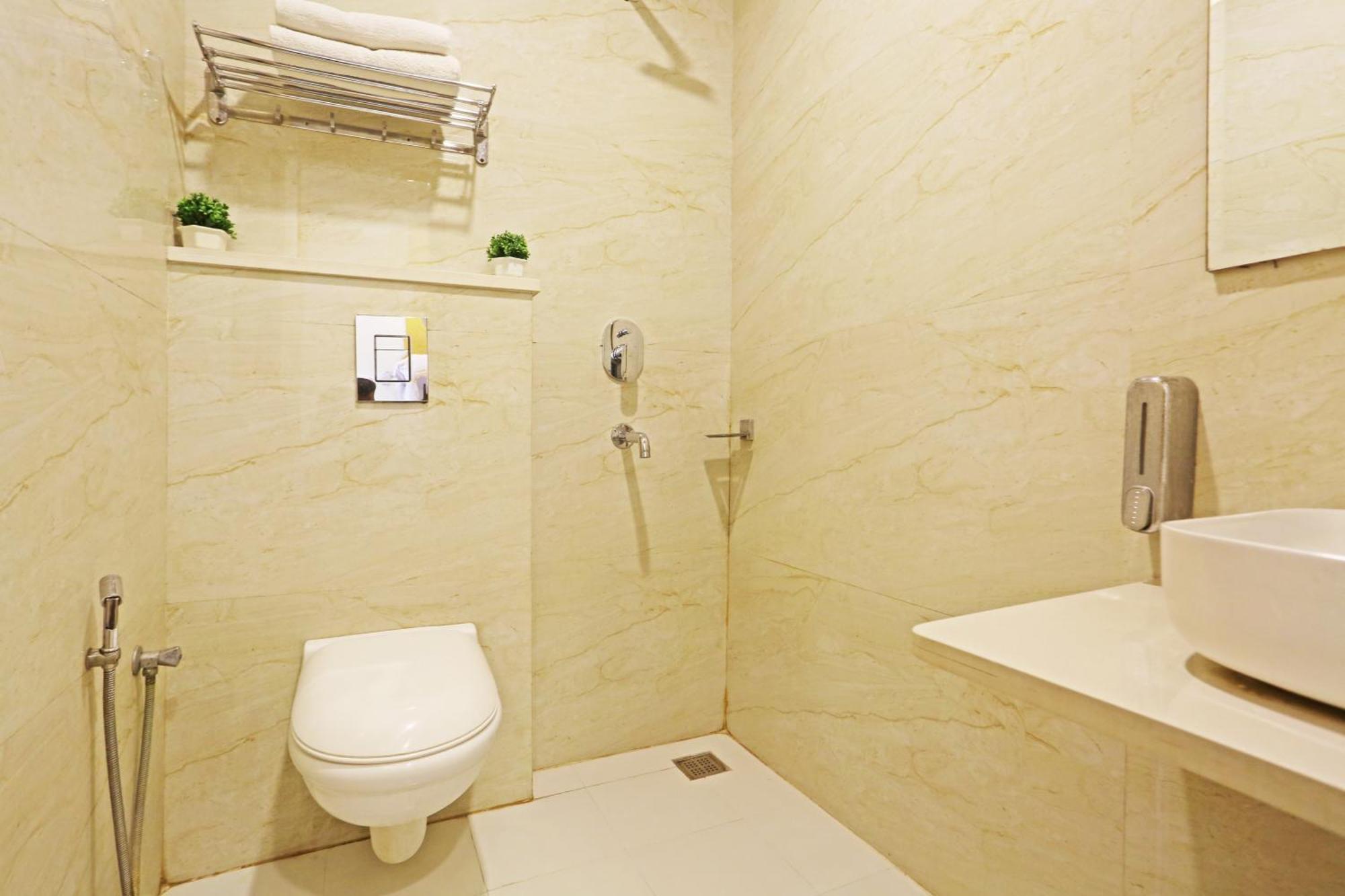 Aman Imperial Just A Minute Away From Railway Station And Connaught Place 4*
