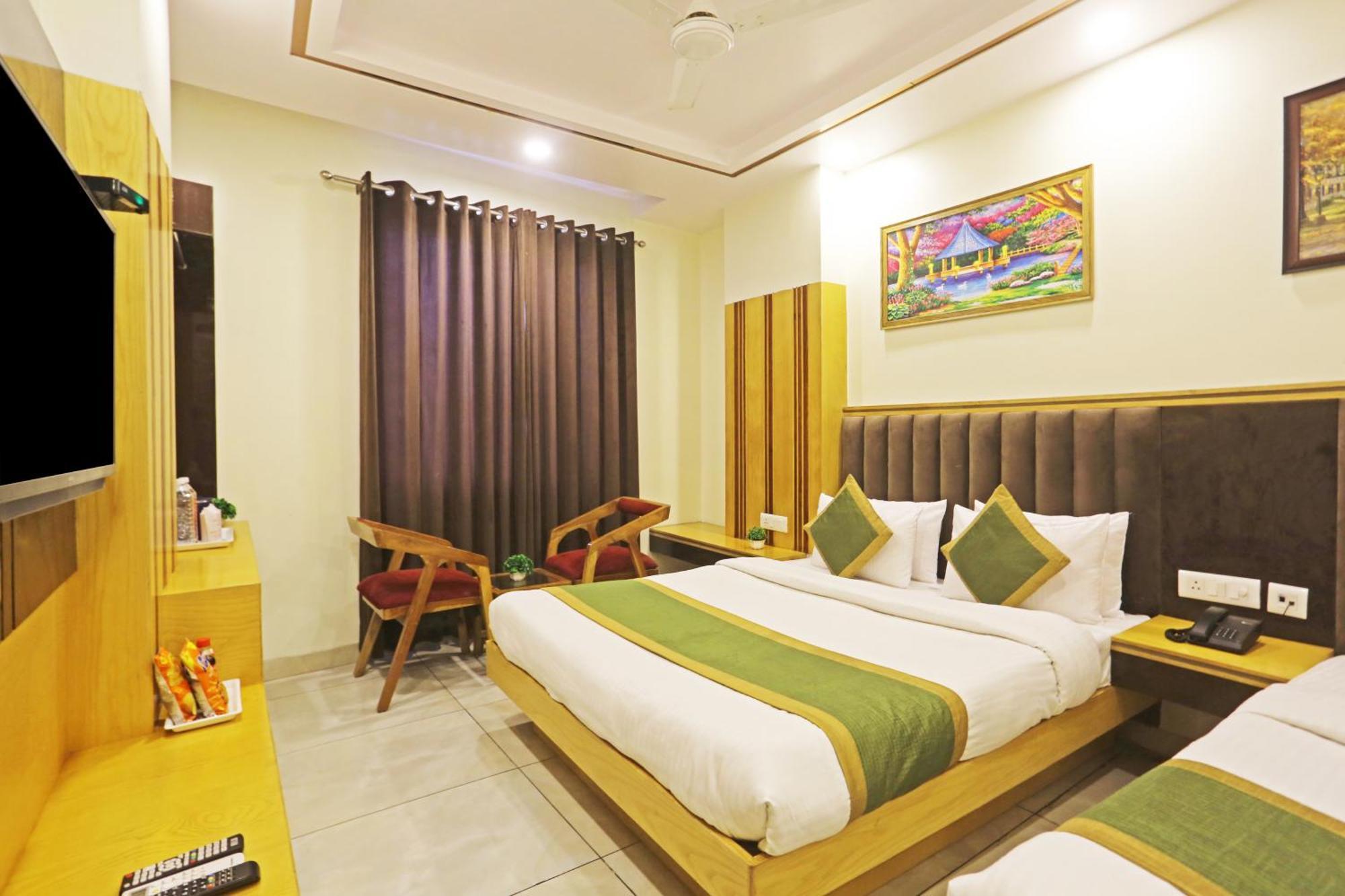 Aman Imperial Just A Minute Away From Railway Station And Connaught Place New Delhi