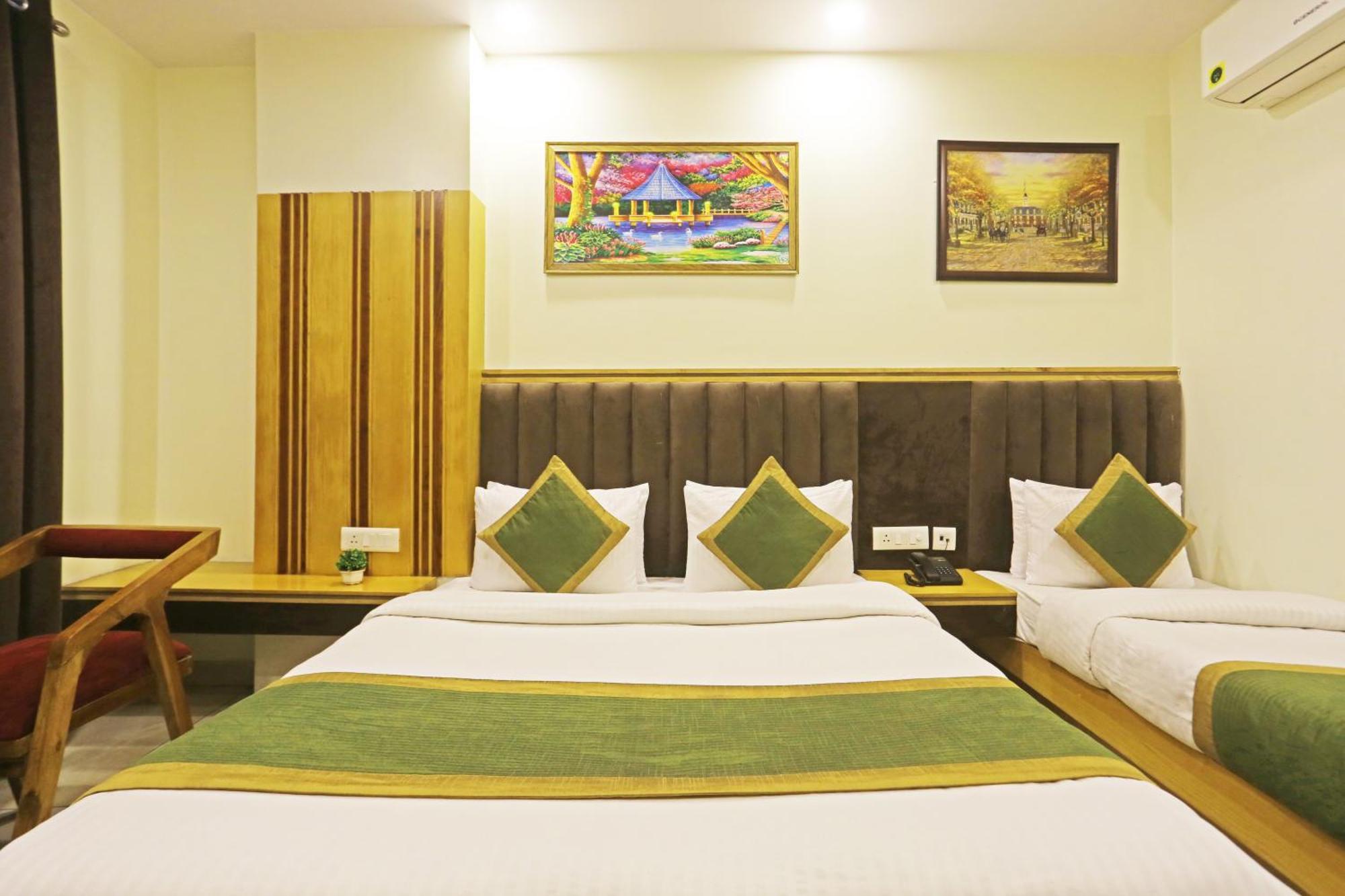 Aman Imperial Just A Minute Away From Railway Station And Connaught Place