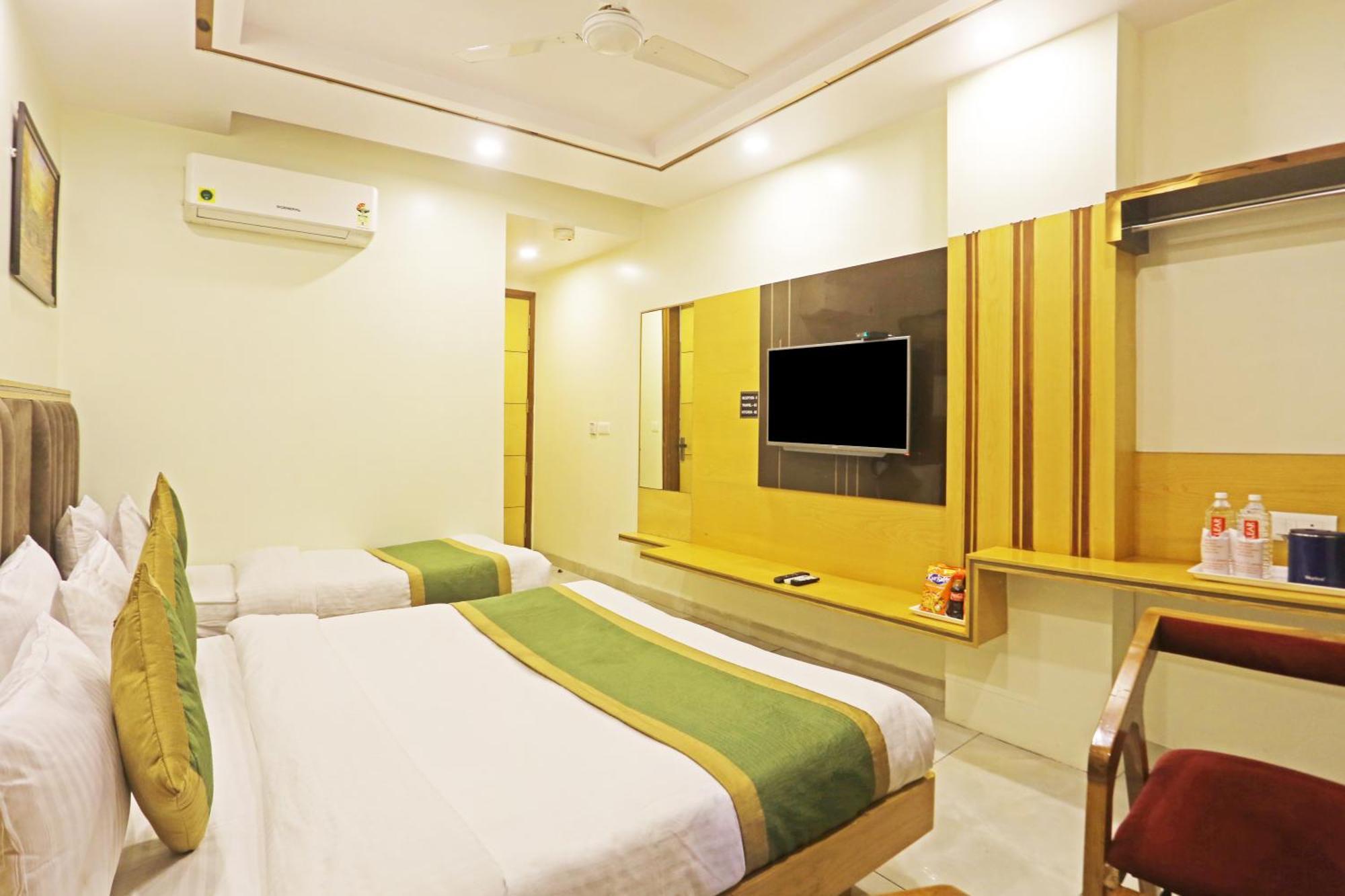 Aman Imperial Just A Minute Away From Railway Station And Connaught Place New Delhi