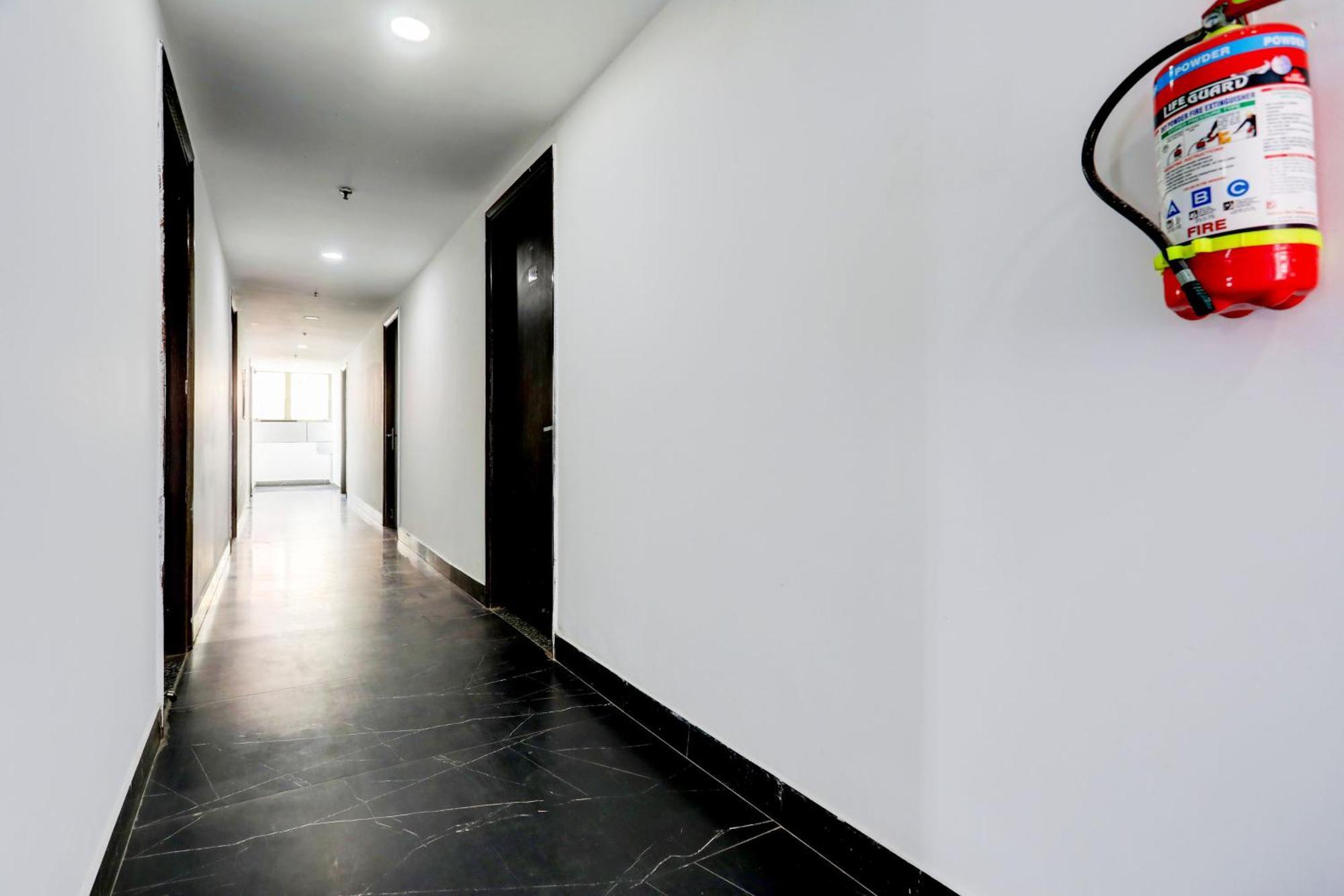 O Rohini Sector 20 4*