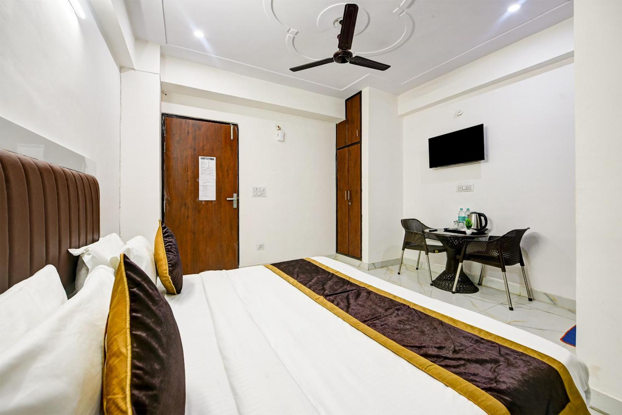 Krishna Tower Hotel 3*
