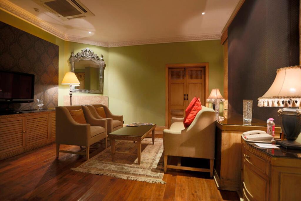 Hotel Airport Luxury