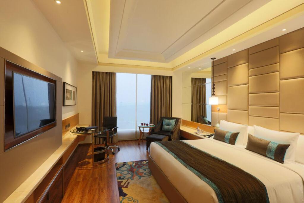 Airport Luxury Hotel