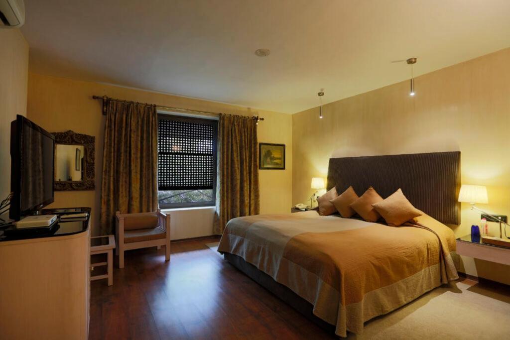 Airport Luxury 4*